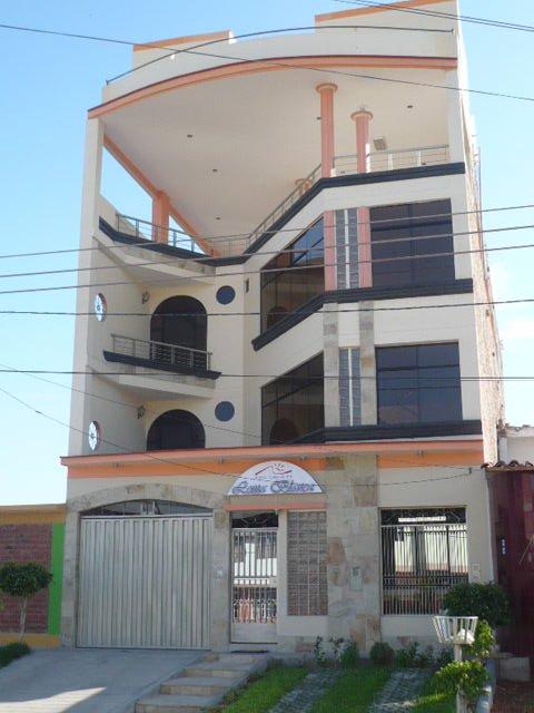 Vista Exterior Hostal Via Loma Blanca