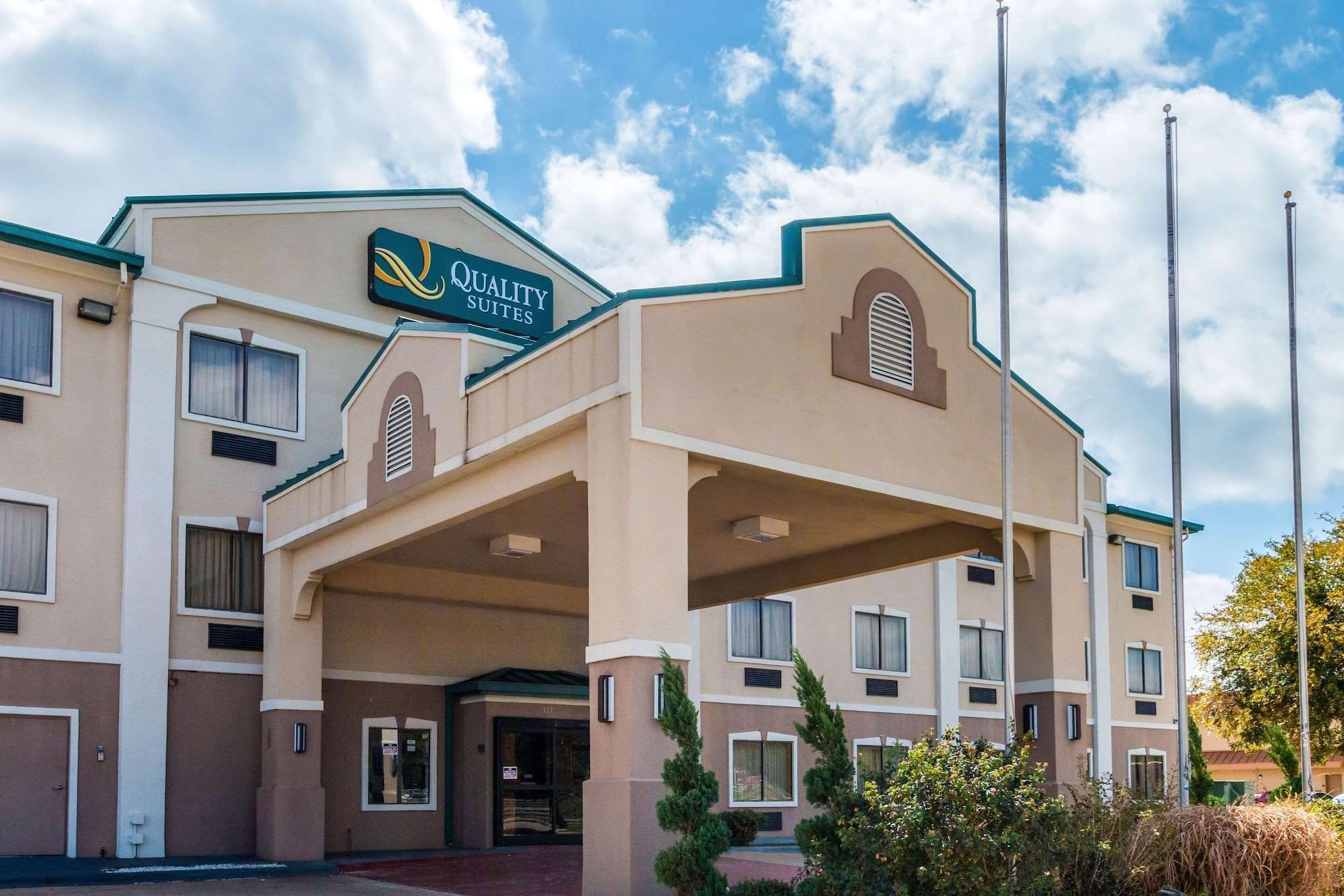 Vista Exterior Quality Suites Burleson - Ft. Worth