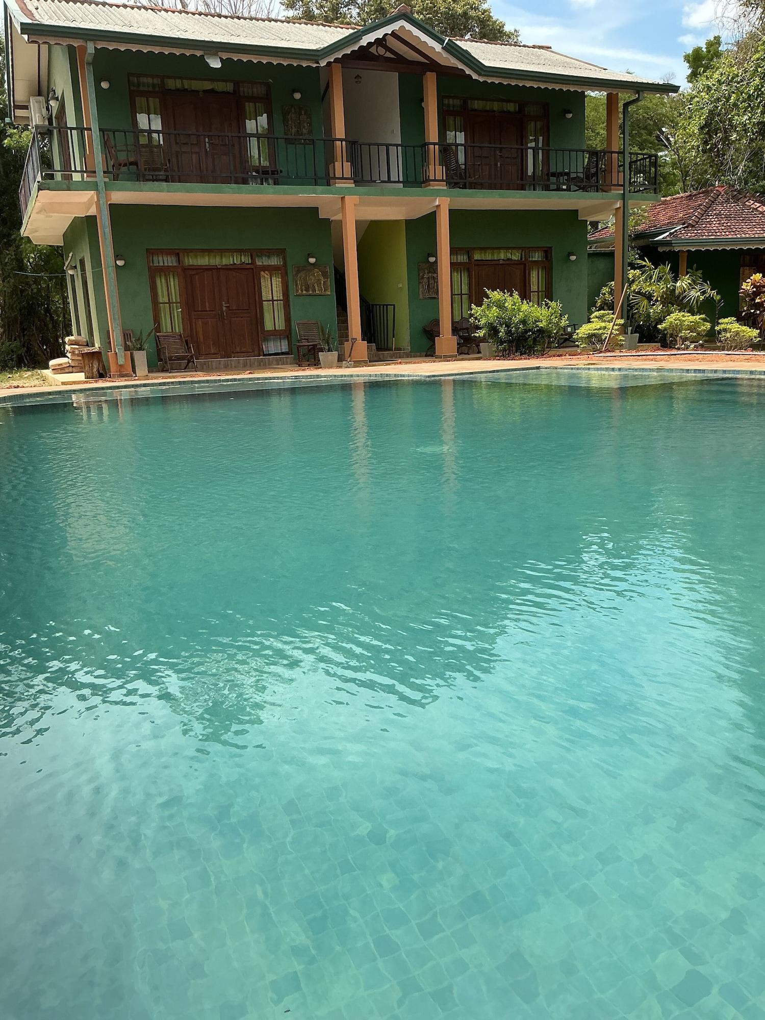 Vista Exterior Melrose Villas