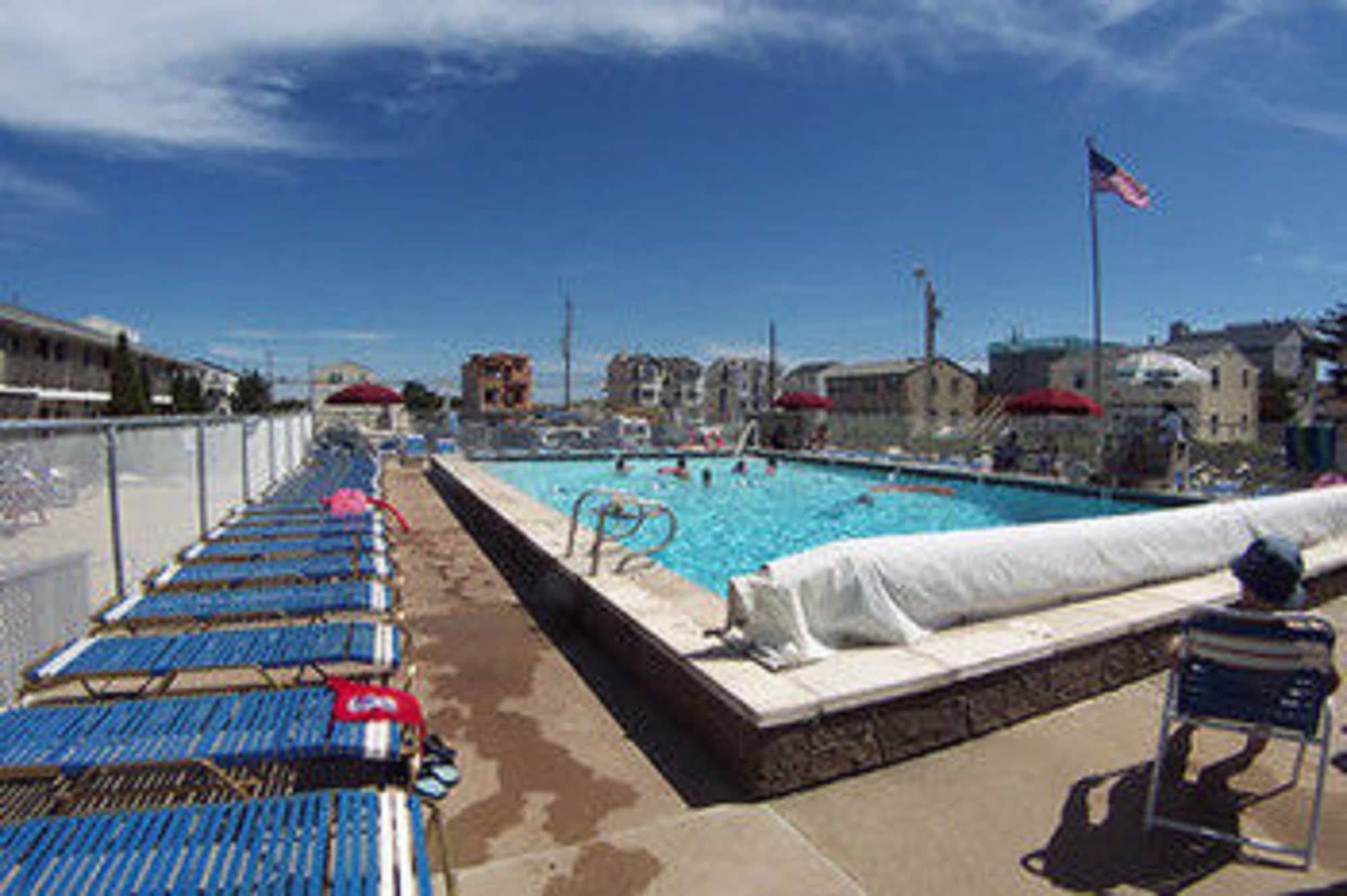 Varios Sea Spray Motel