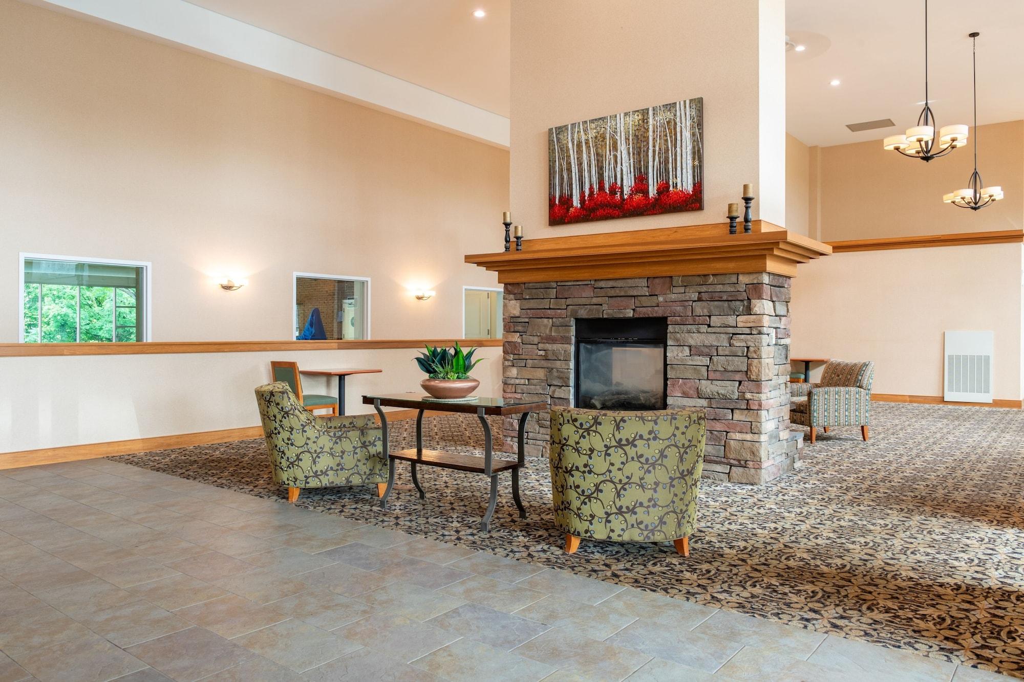 Vista Lobby White River Inn and Suites