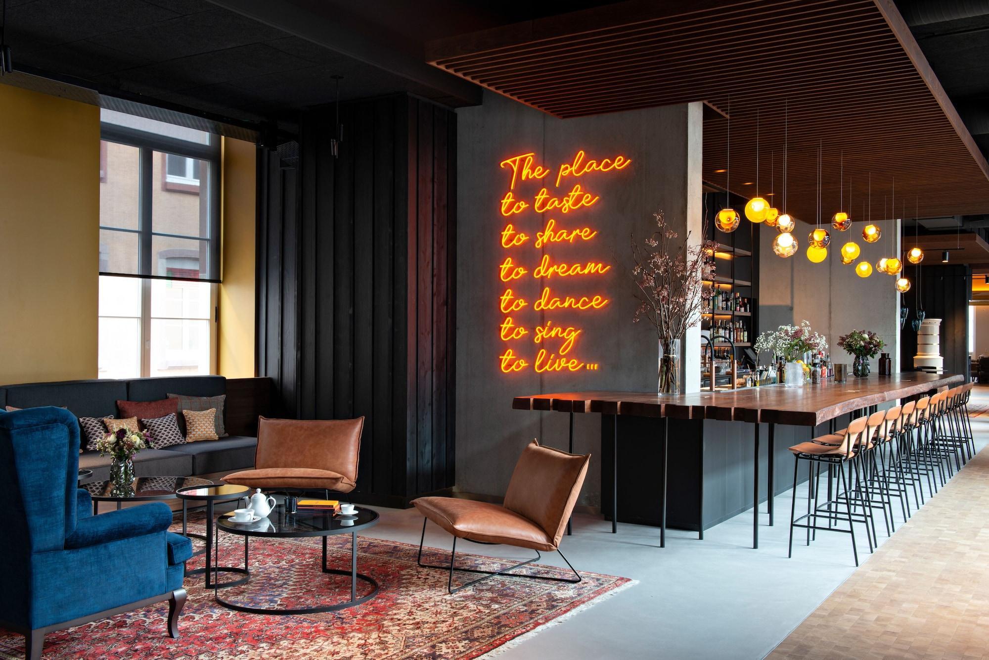 Bar/Salón Hôtel LÉONOR the place to live By Stay Collection
