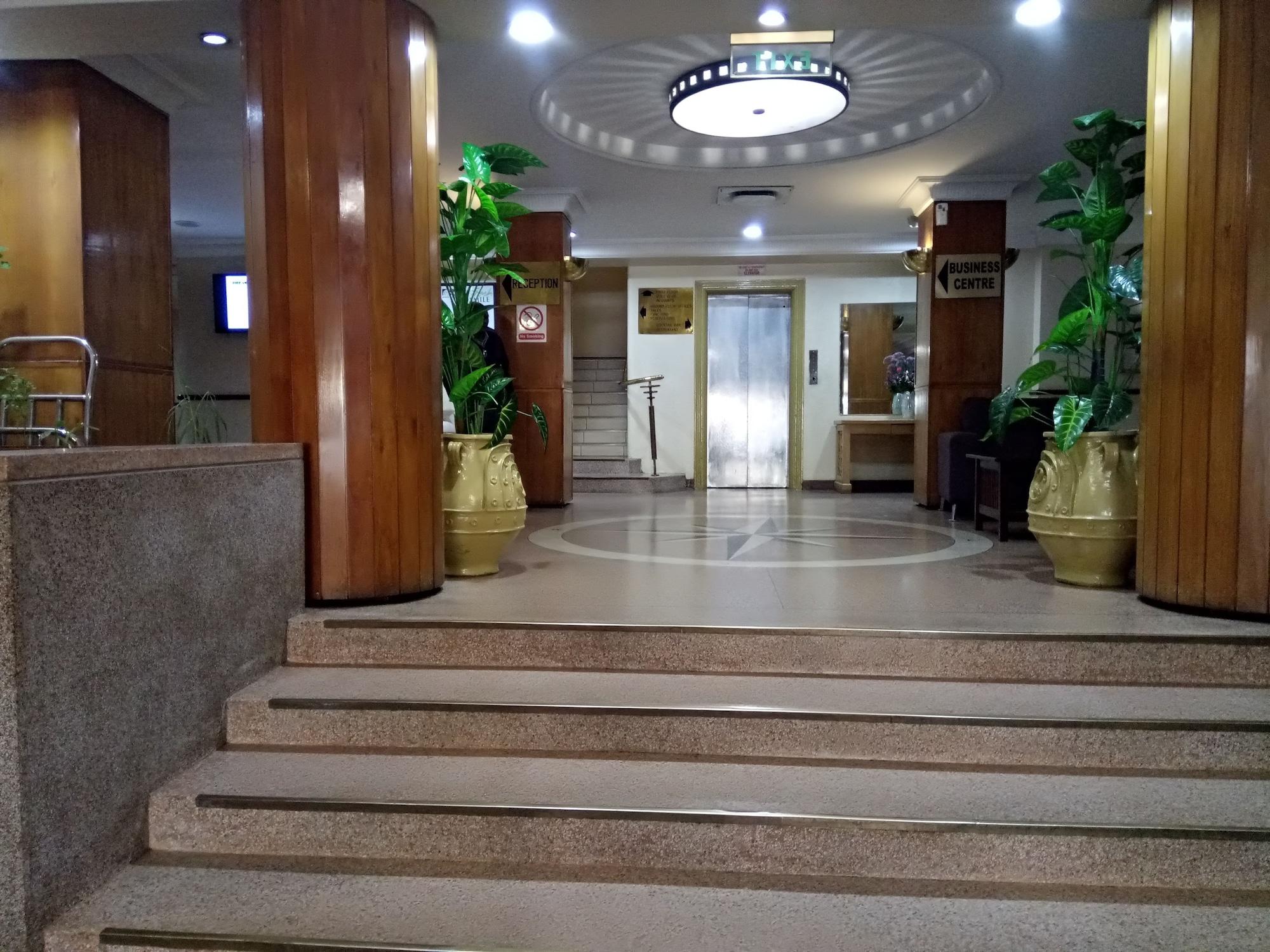 Vista Lobby New Ambassador Hotel