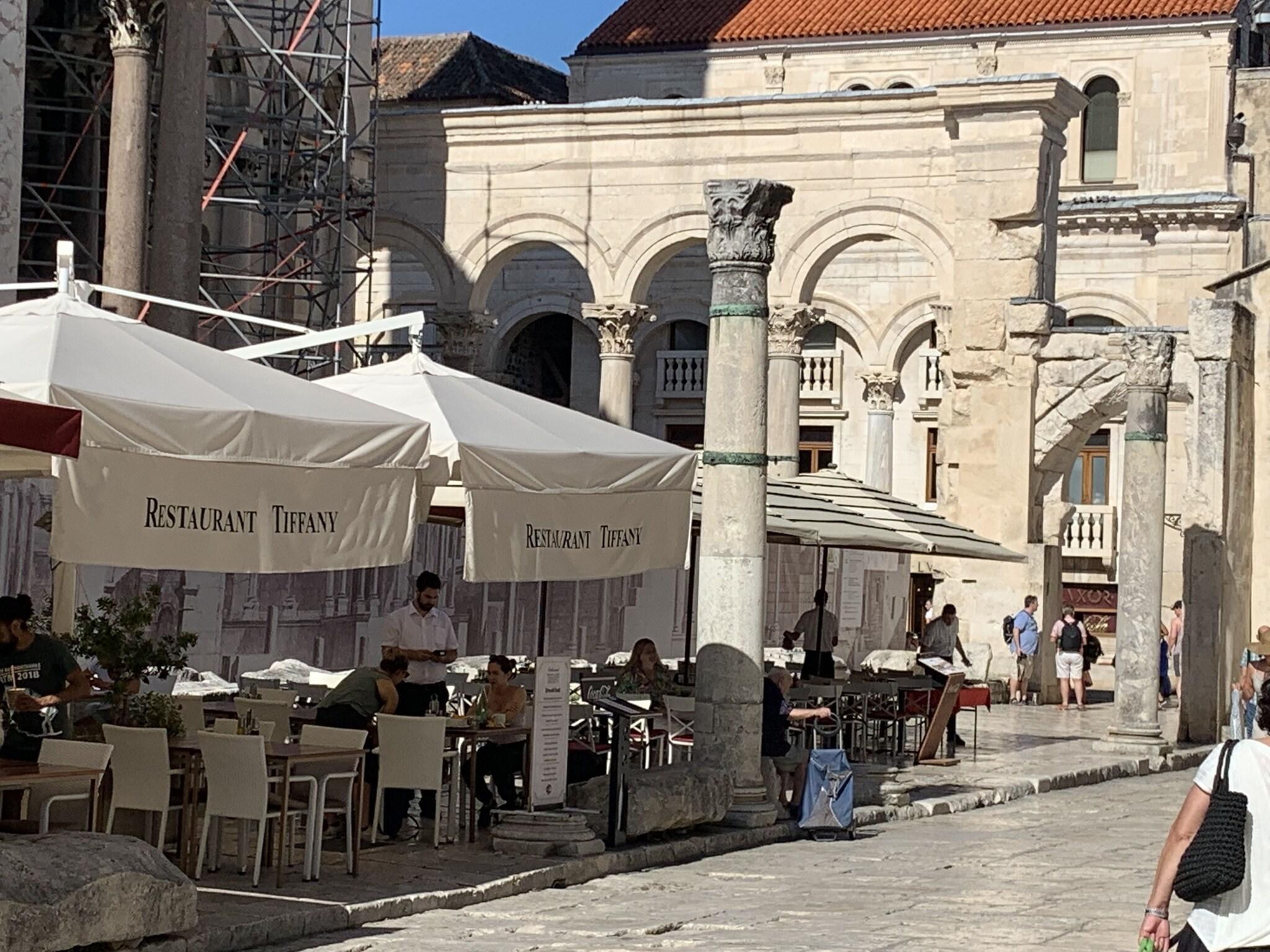 Restaurant La Porta Luxury Rooms