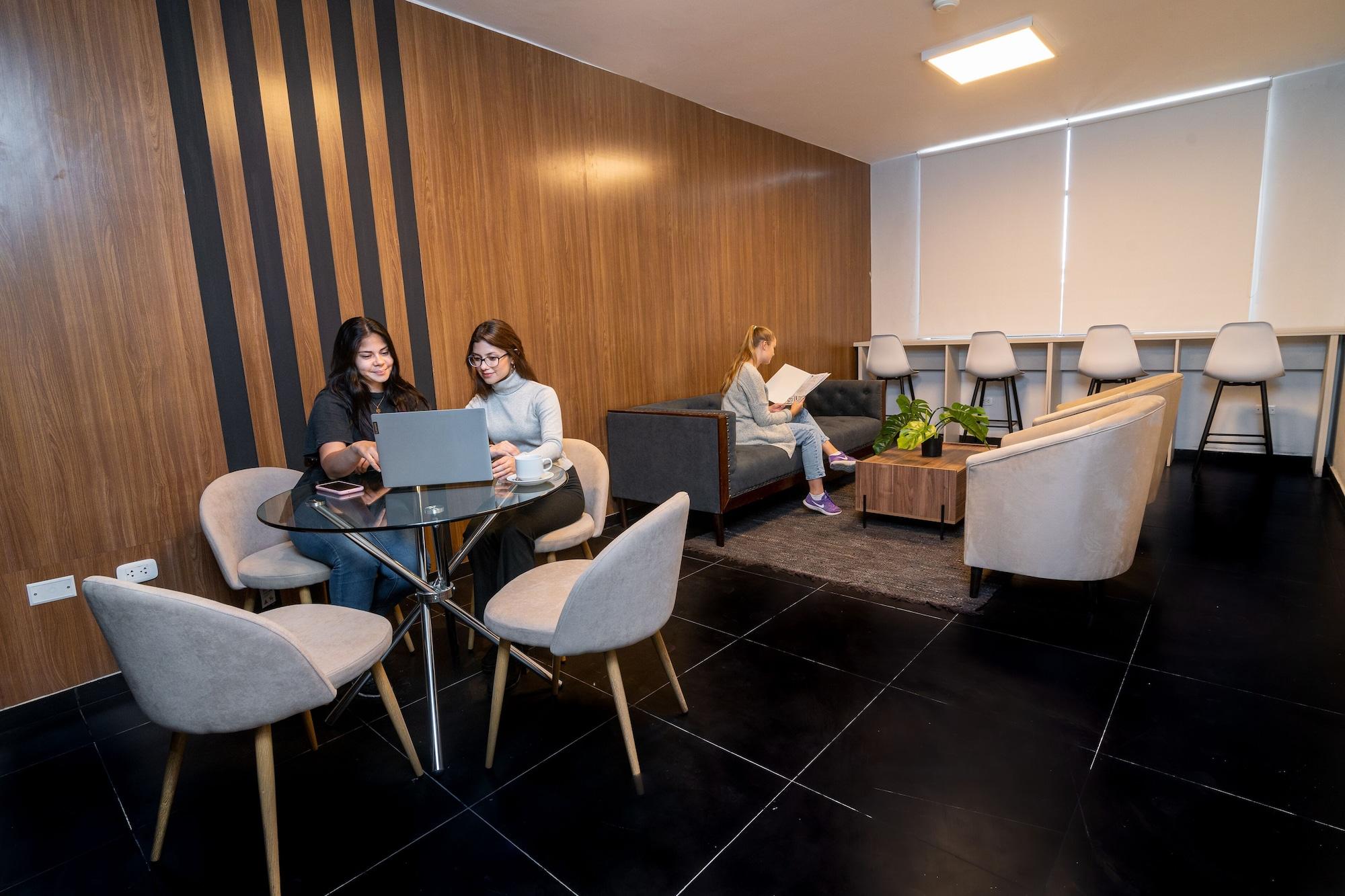 Sala de Reuniones Rua Hoteles - Piura