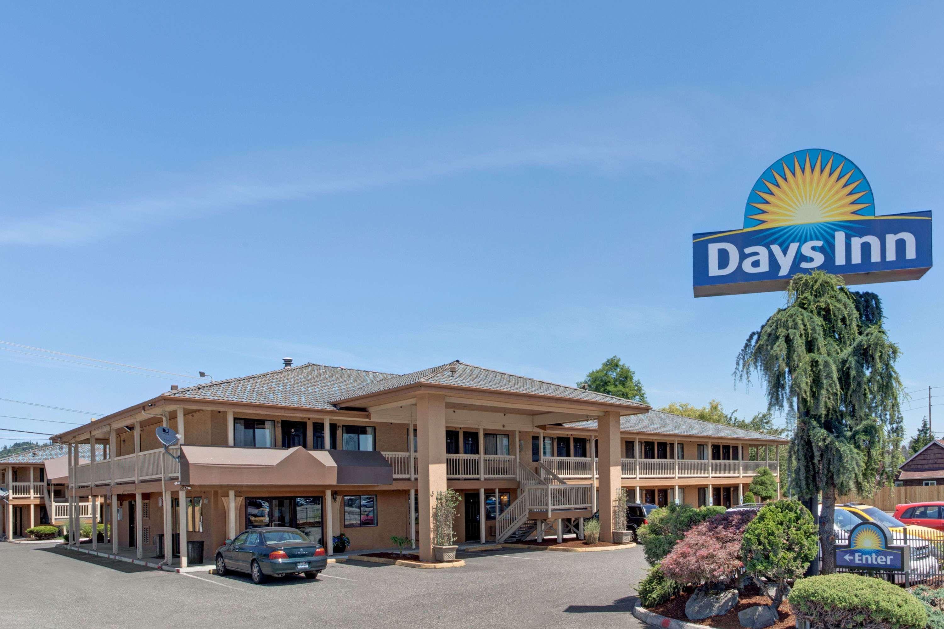 Vista Exterior Days Inn by Wyndham Fife