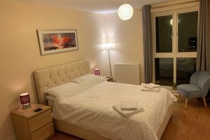 Alquiler Vacacional - Fabulously Located Marina Apartment - Superb Waterside Views from every window.