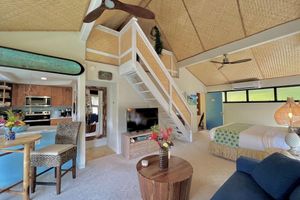 Alquiler Vacacional - Luxury king suite w A/C, Surfboards, Walk to Beaches & 1 Hotel, Massage Chair