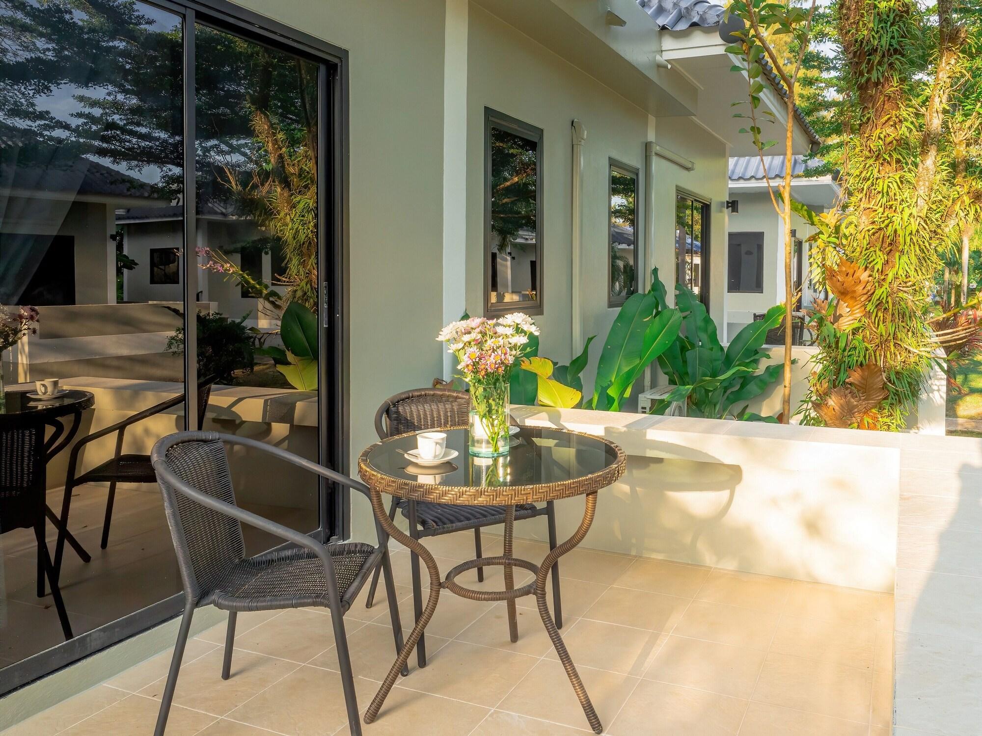 Vista Exterior Isara Nai Yang Resort