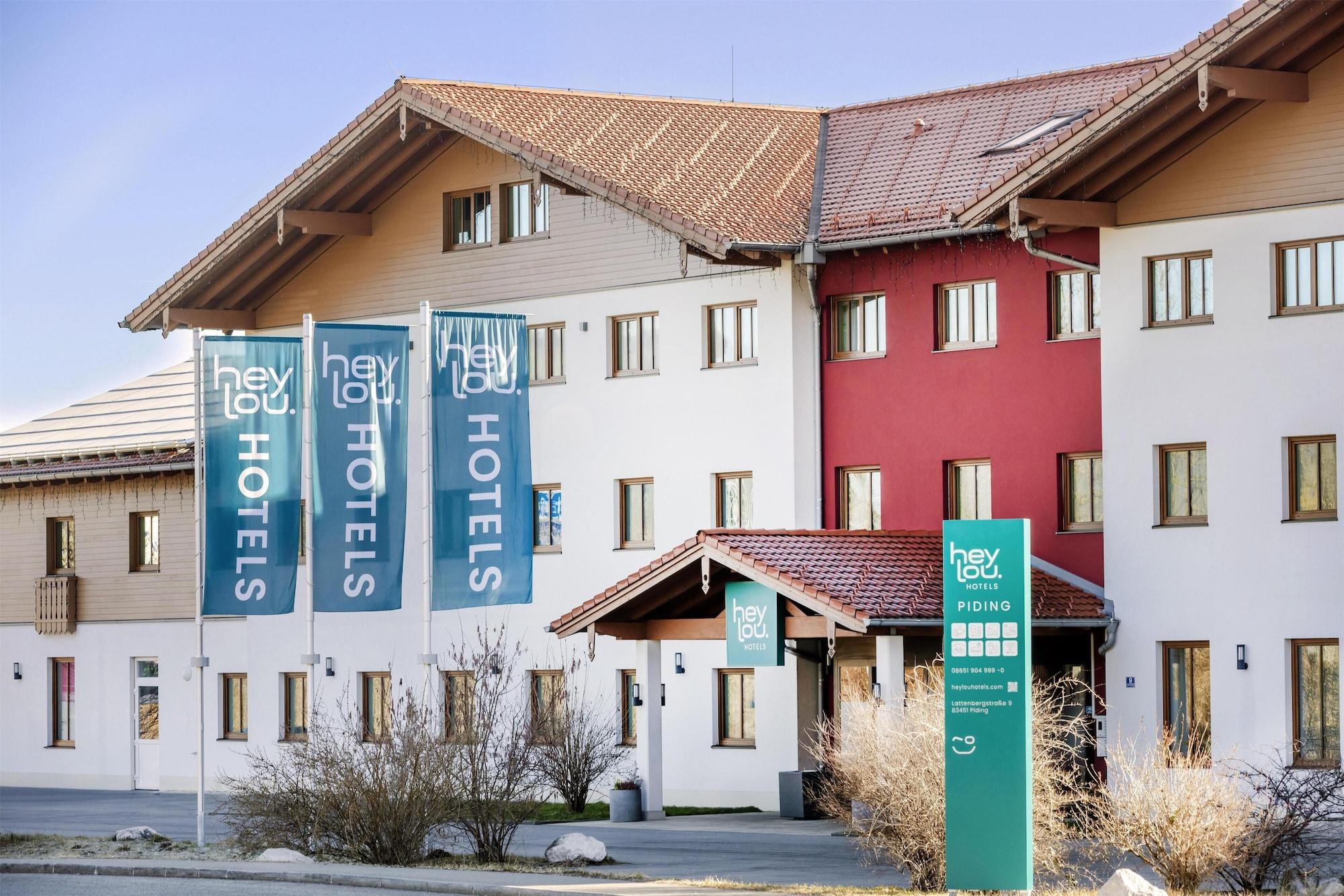 Vista Exterior Hey Lou Hotel Piding