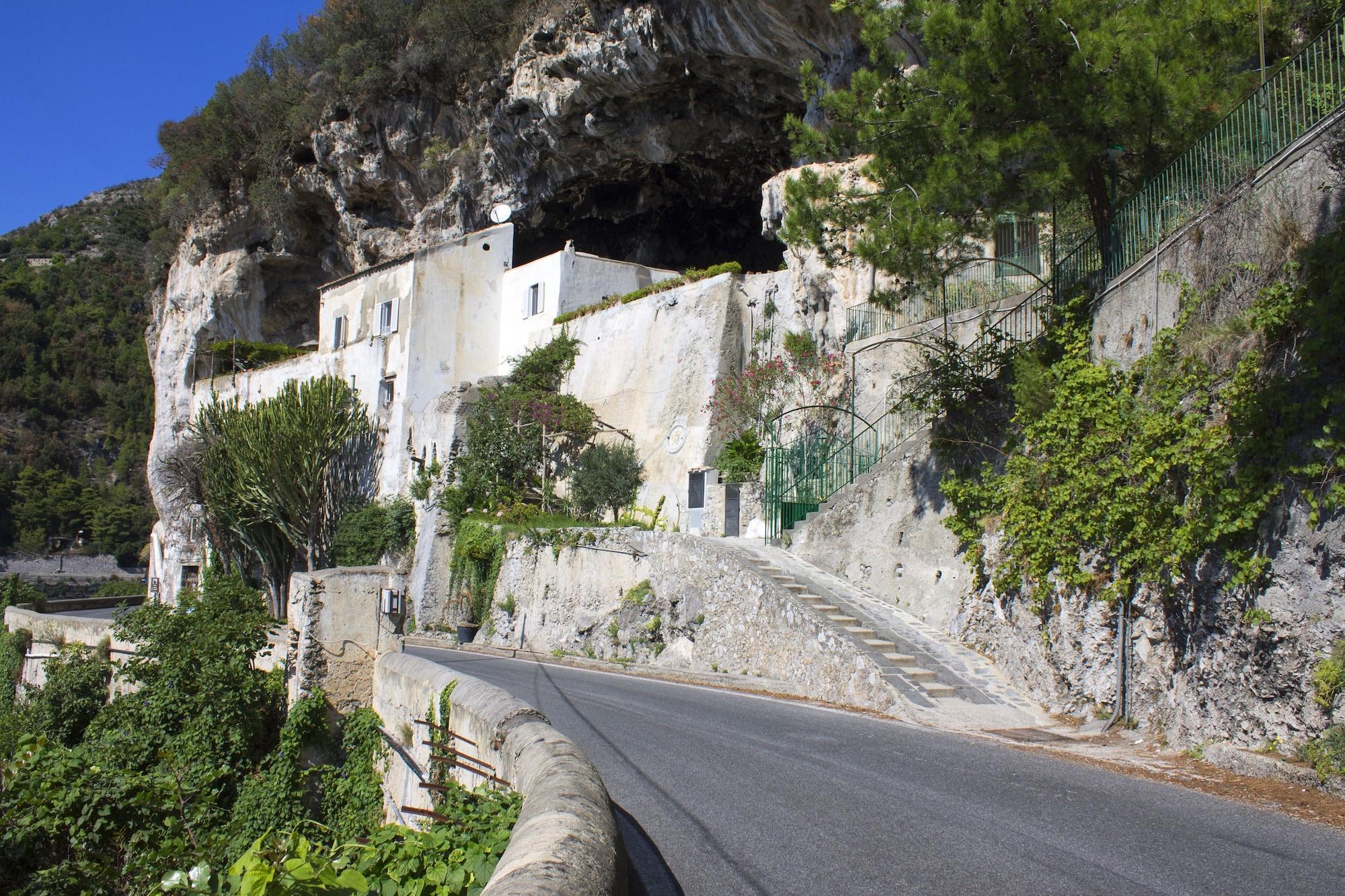 Vista Exterior Badia Santa Maria de Olearia