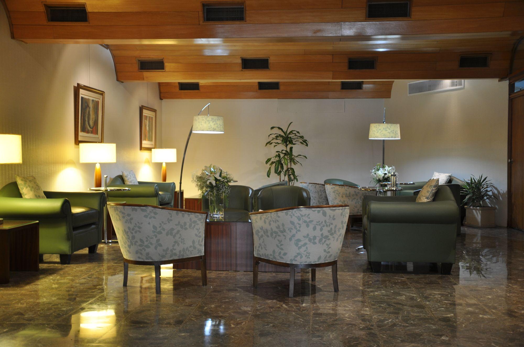 Vista Lobby Hotel Solans Carlton