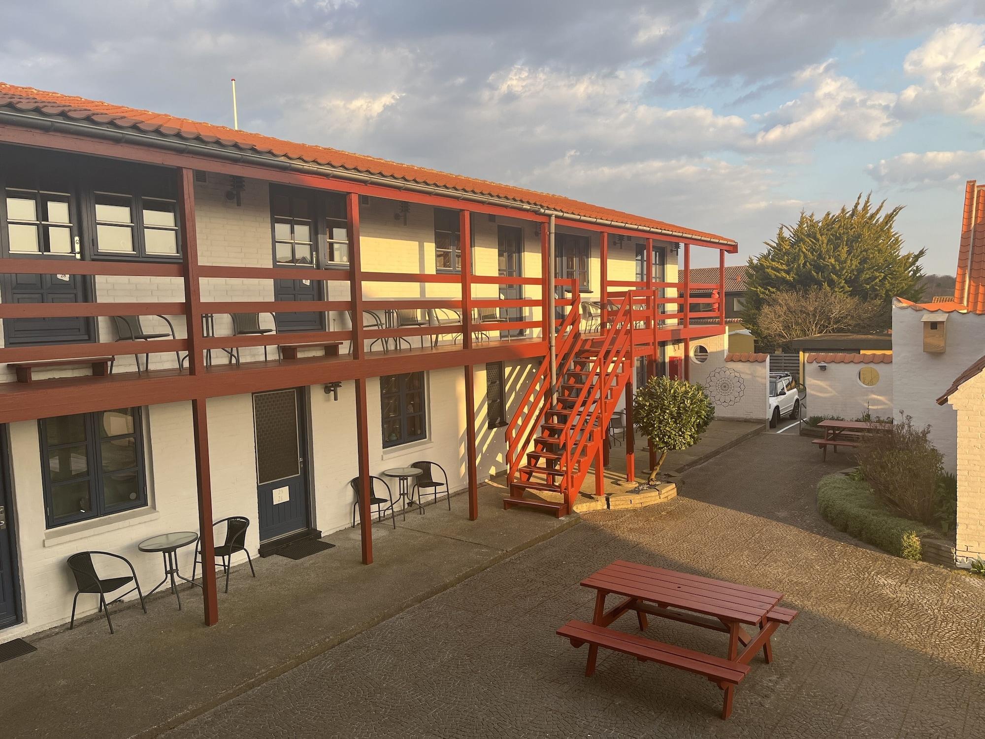 Varios Danhostel Sandvig Vandrerhjem