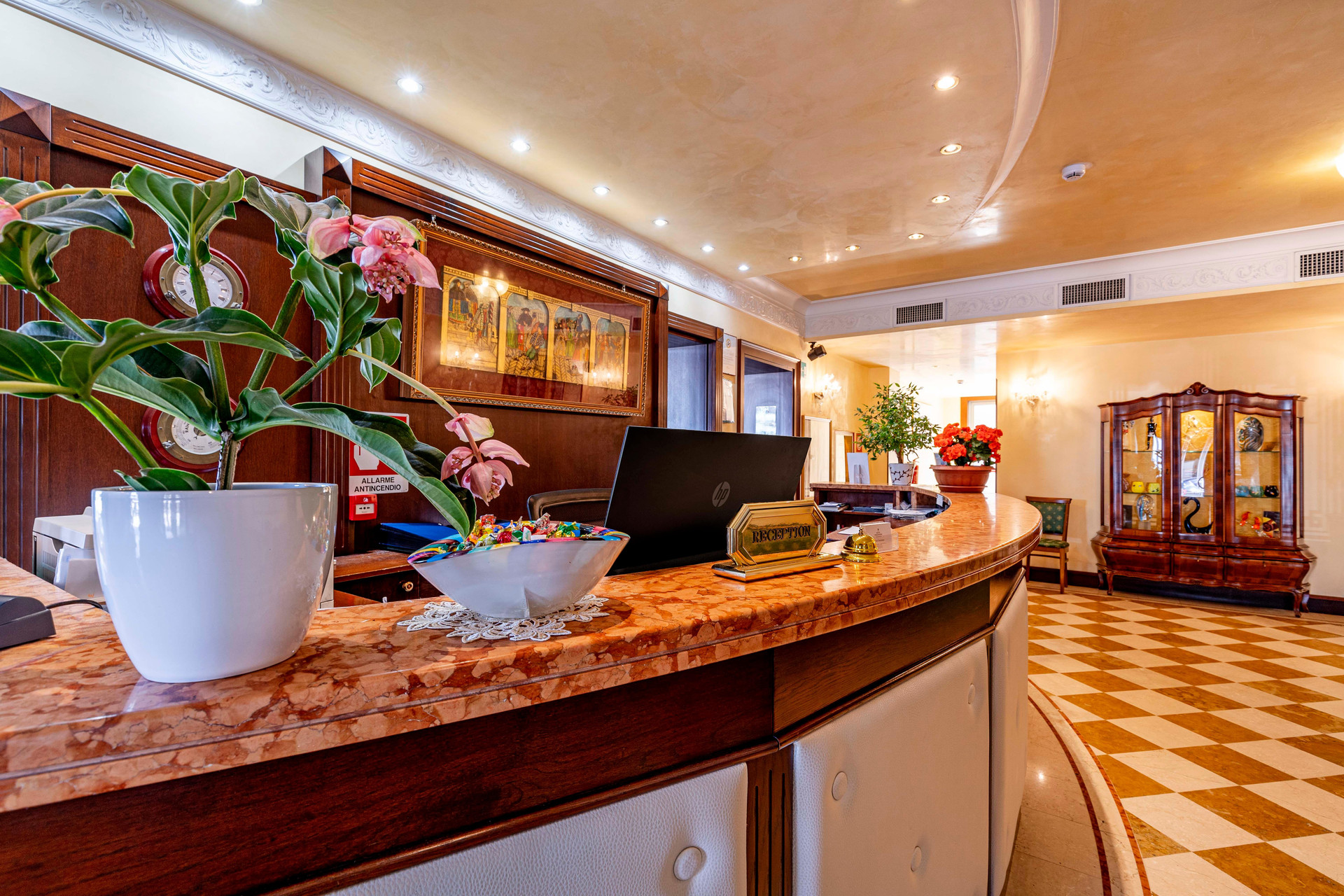Vista Lobby Hotel Panorama