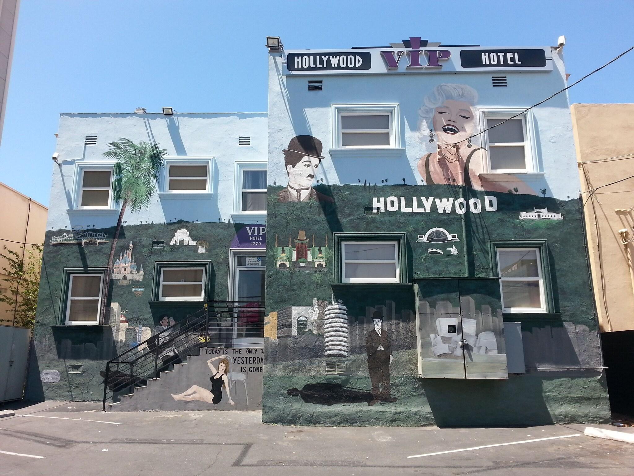 Vista Exterior Hollywood VIP Hotel