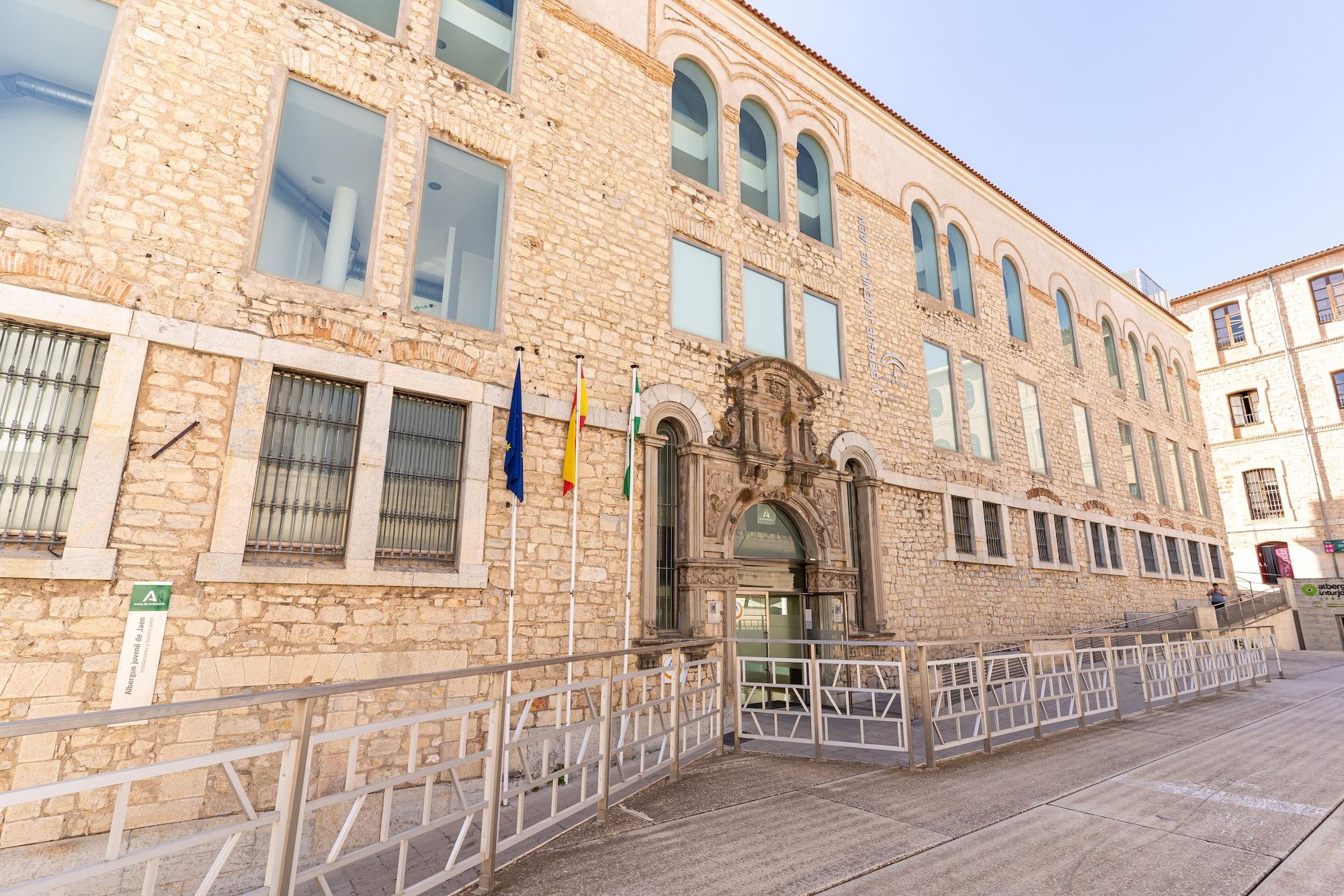 Vista Exterior Albergue Inturjoven & Jaen - Hostel