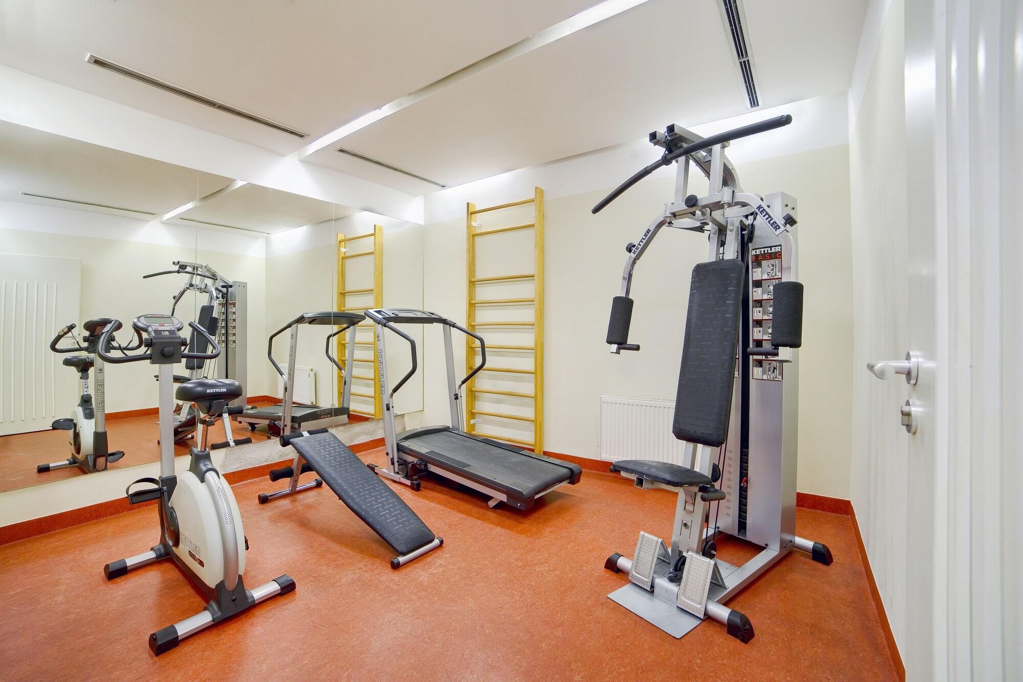 Gimnasio Mamaison Residence Belgicka
