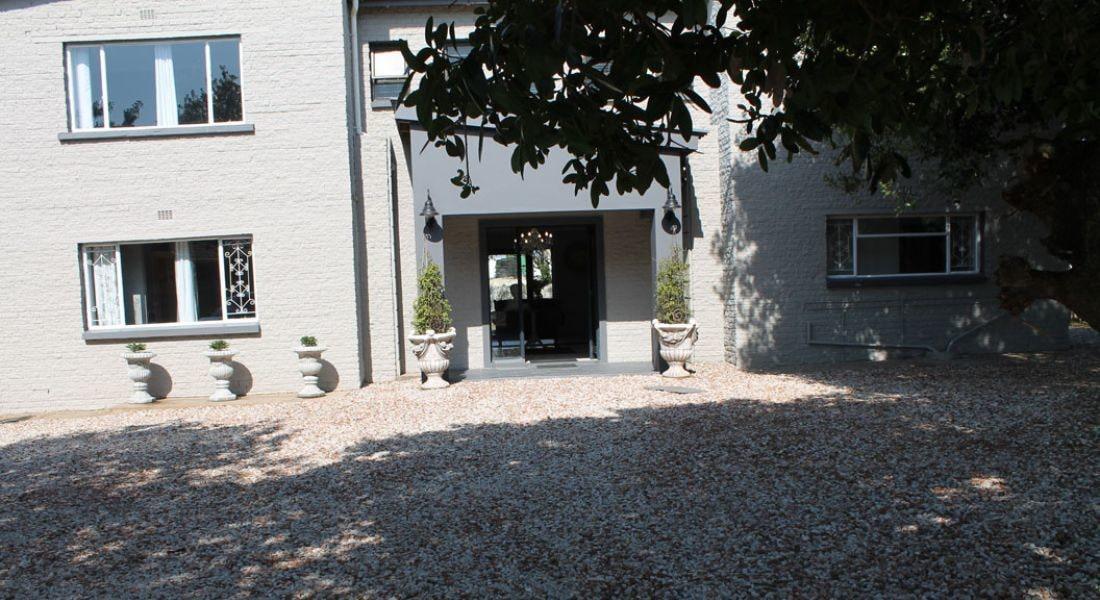Vista Exterior Villa Petit