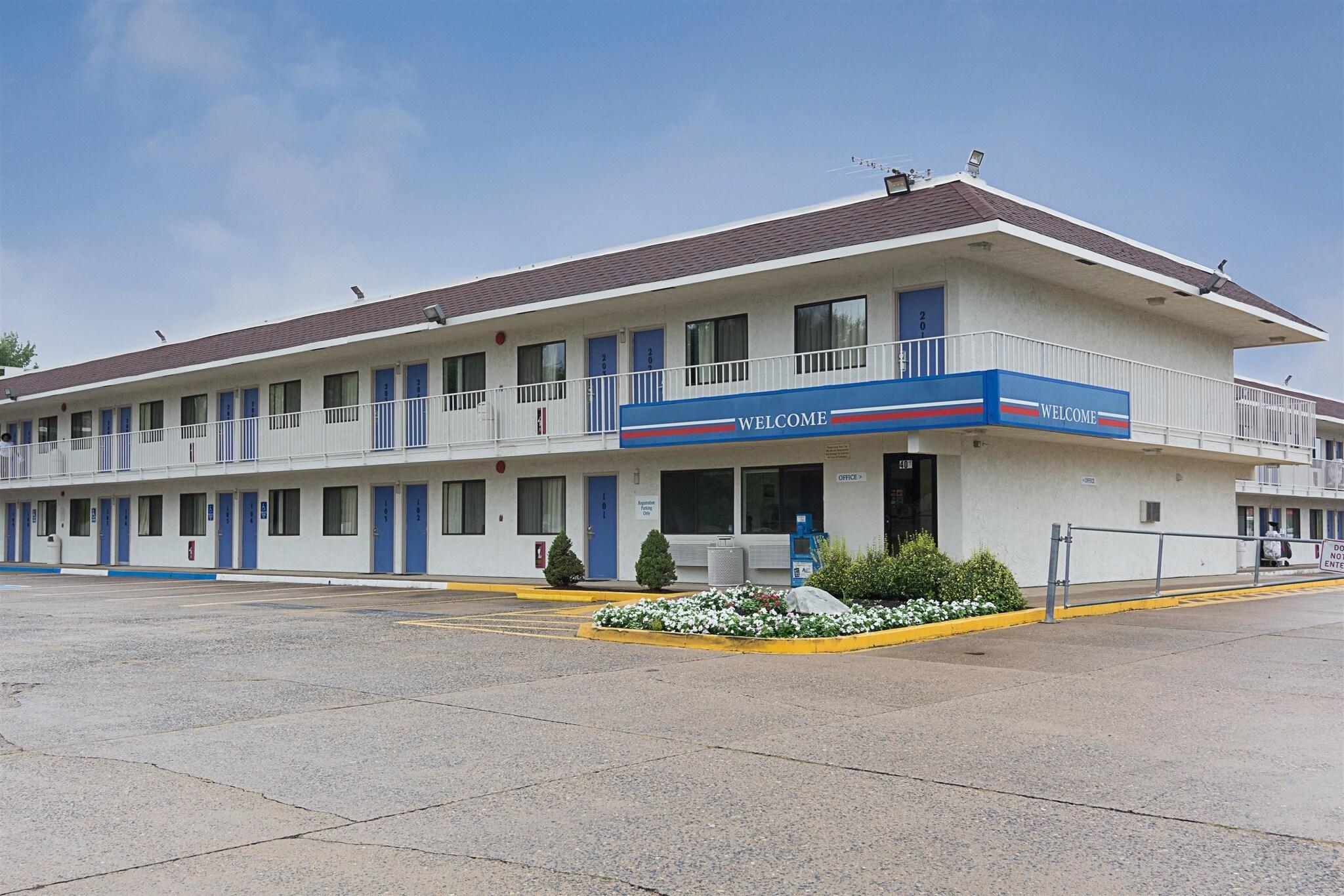 Varios Motel 6 Fredericksburg, VA - North