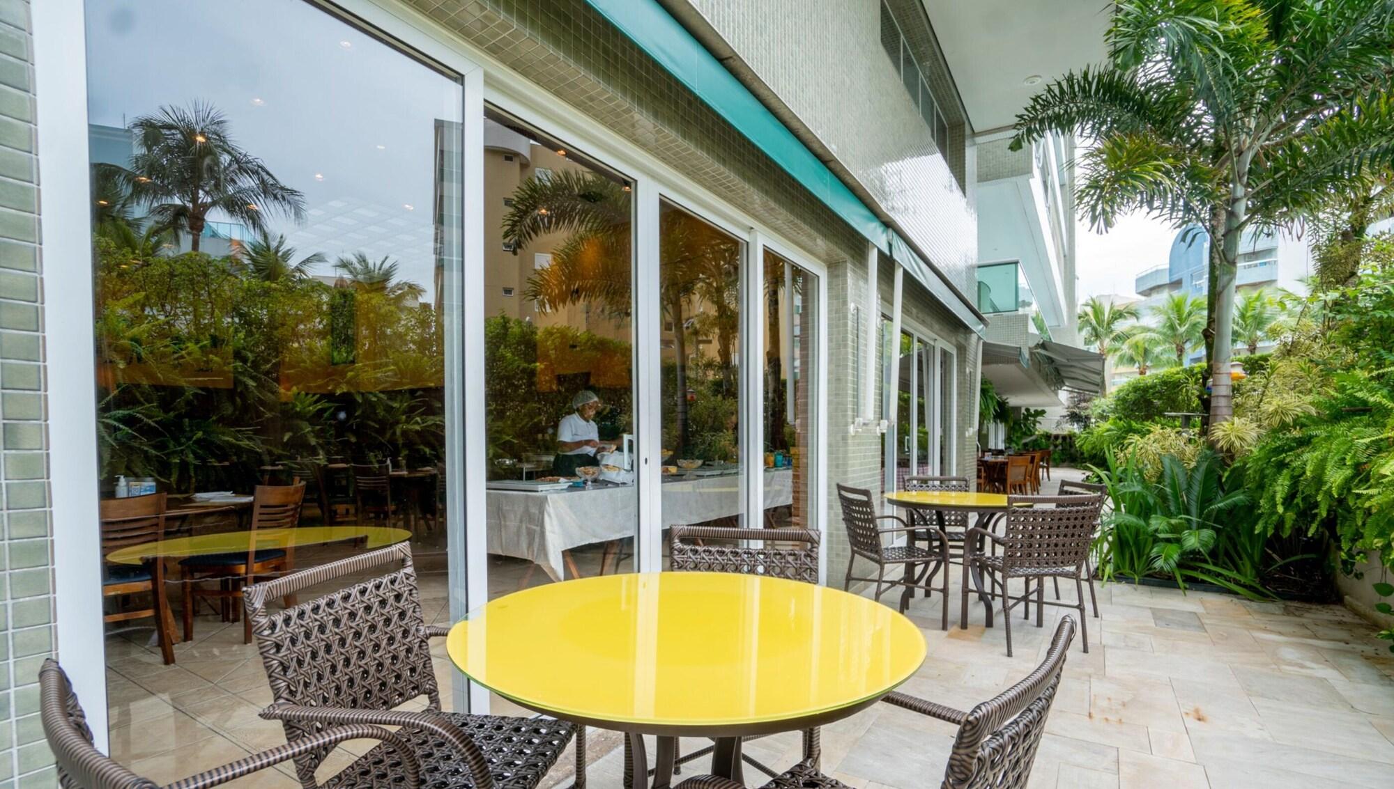 Restaurant Pool Ilha Da Madeira Resort