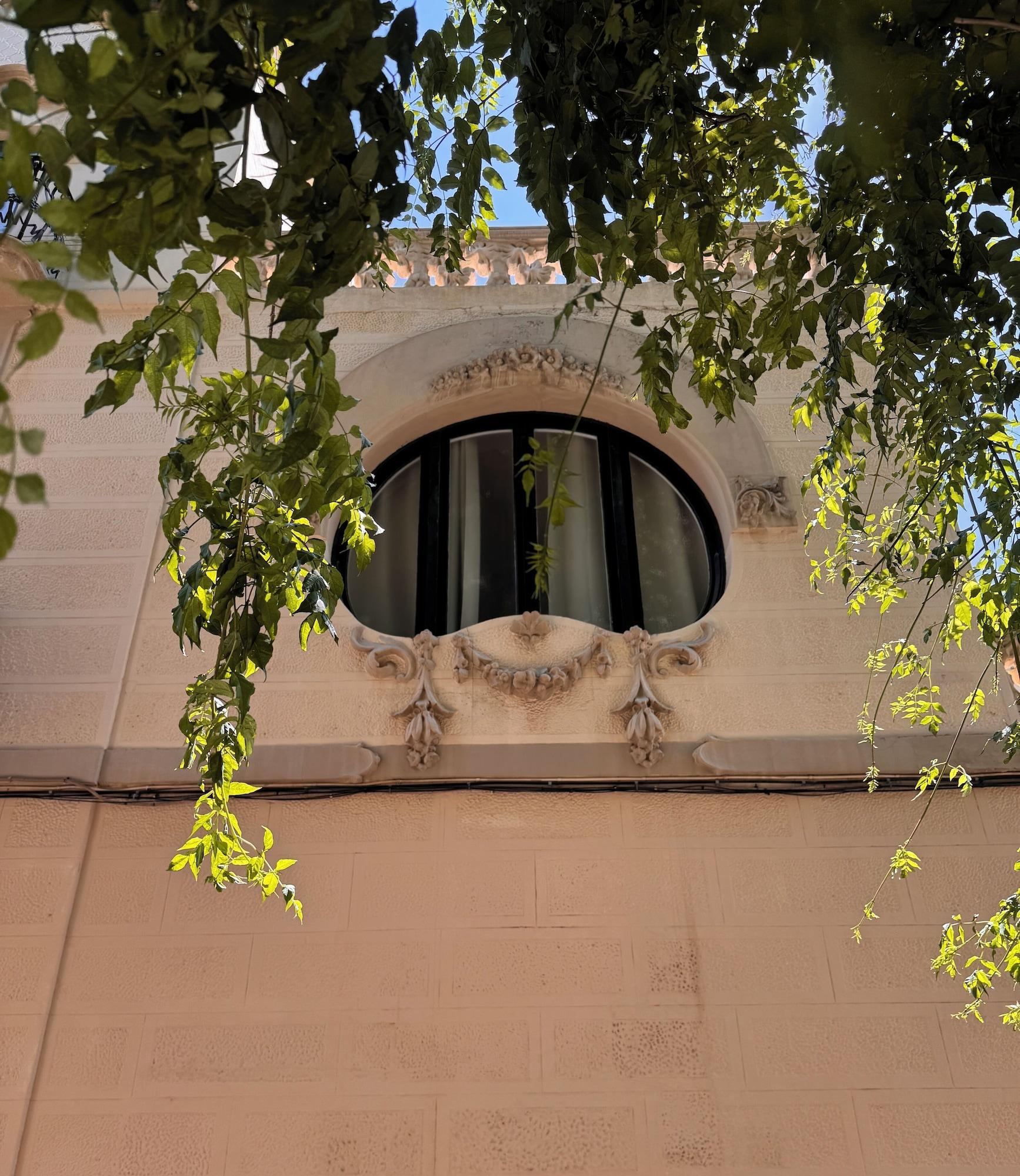 Vista Exterior Hotel Noucentista