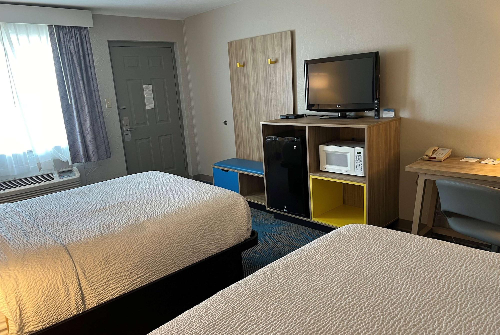 Habitación Days Inn by Wyndham Hays