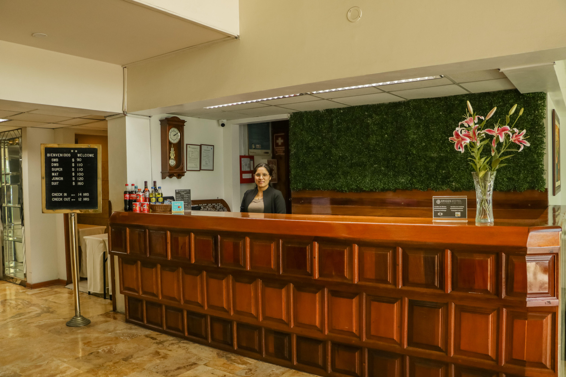 Bar/Salón Epiqus Hotel