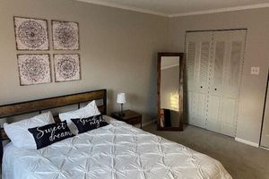 Alquiler Vacacional - Cozy 1-bedroom condo in beautiful West Chester with AC