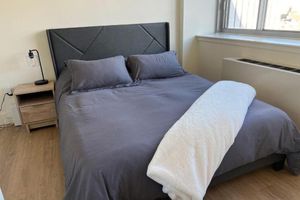 Alquiler Vacacional - Cozy studio with AC in vibrant Union Square