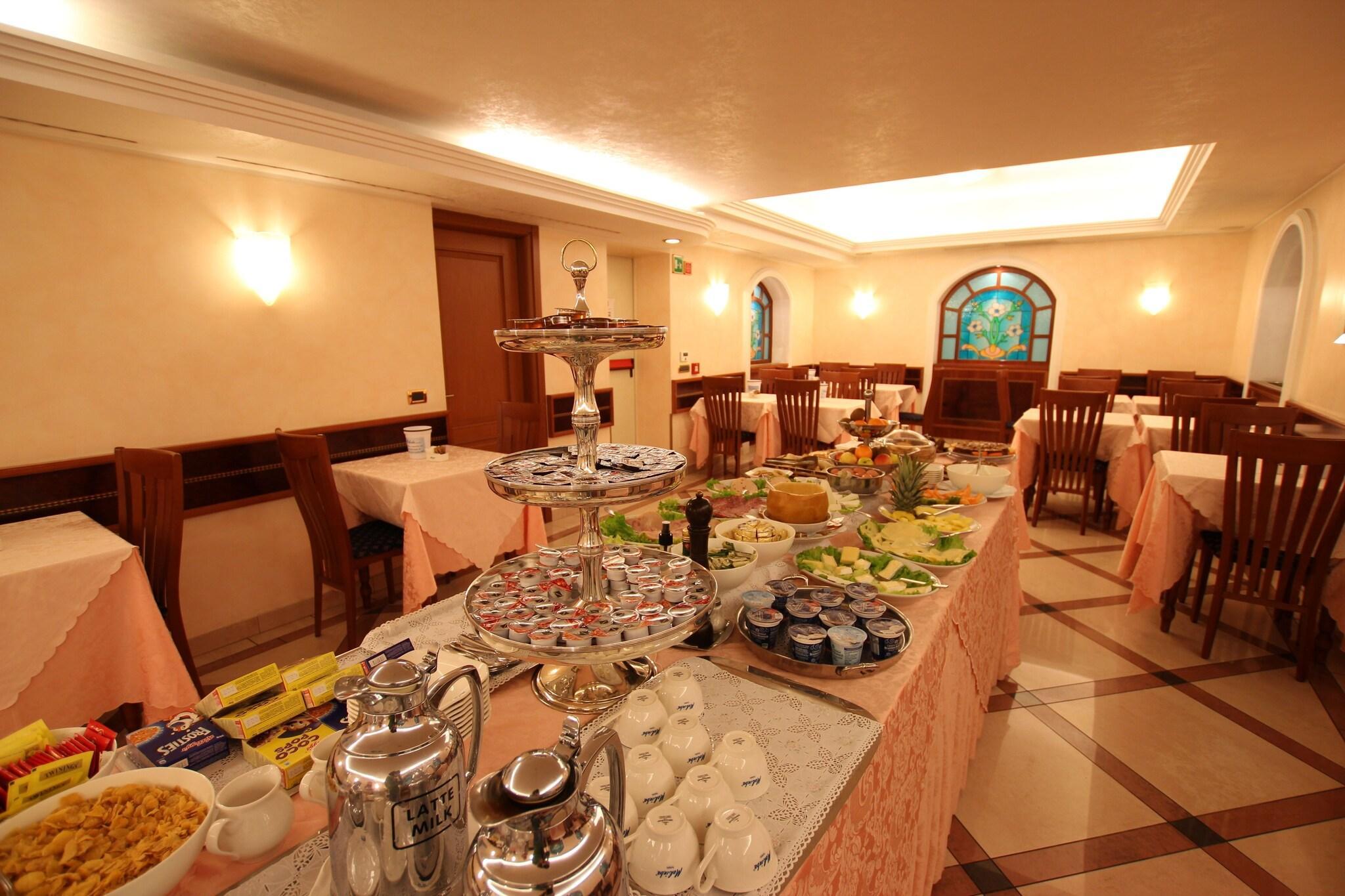 Restaurant Mokinba Hotels Montebianco