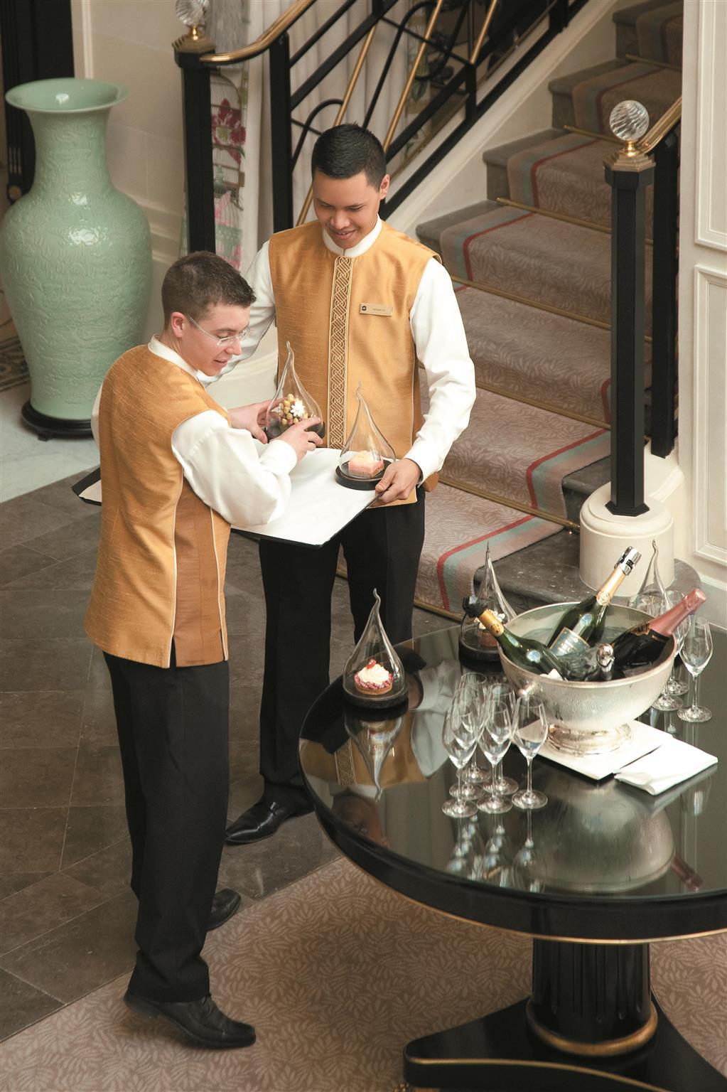 Hotel Shangri-La Hotel Paris