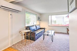 Alquiler Vacacional - Walkable Sitka Getaway w/ Community Perks!