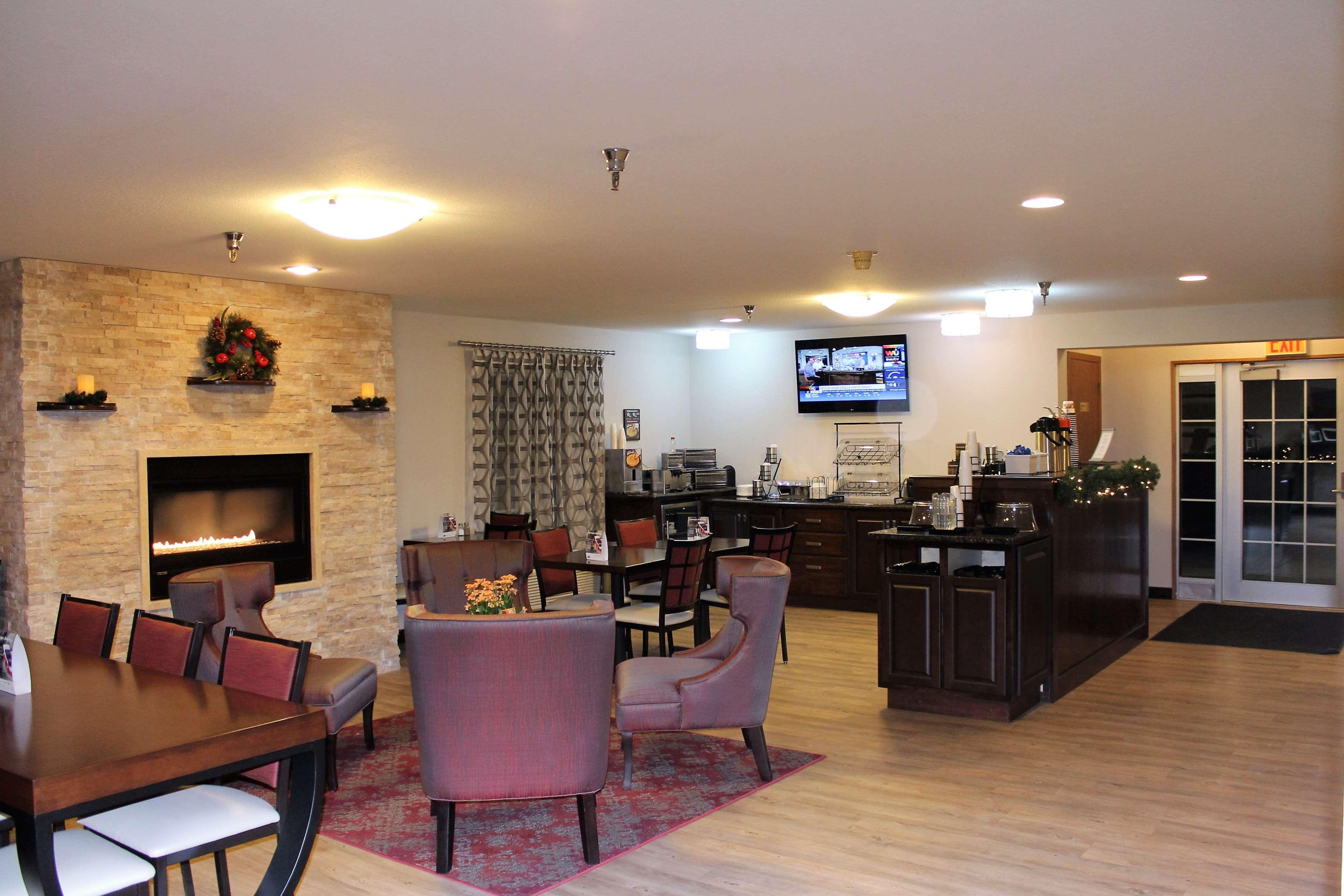 Vista Lobby Best Western Galena Inn & Suites