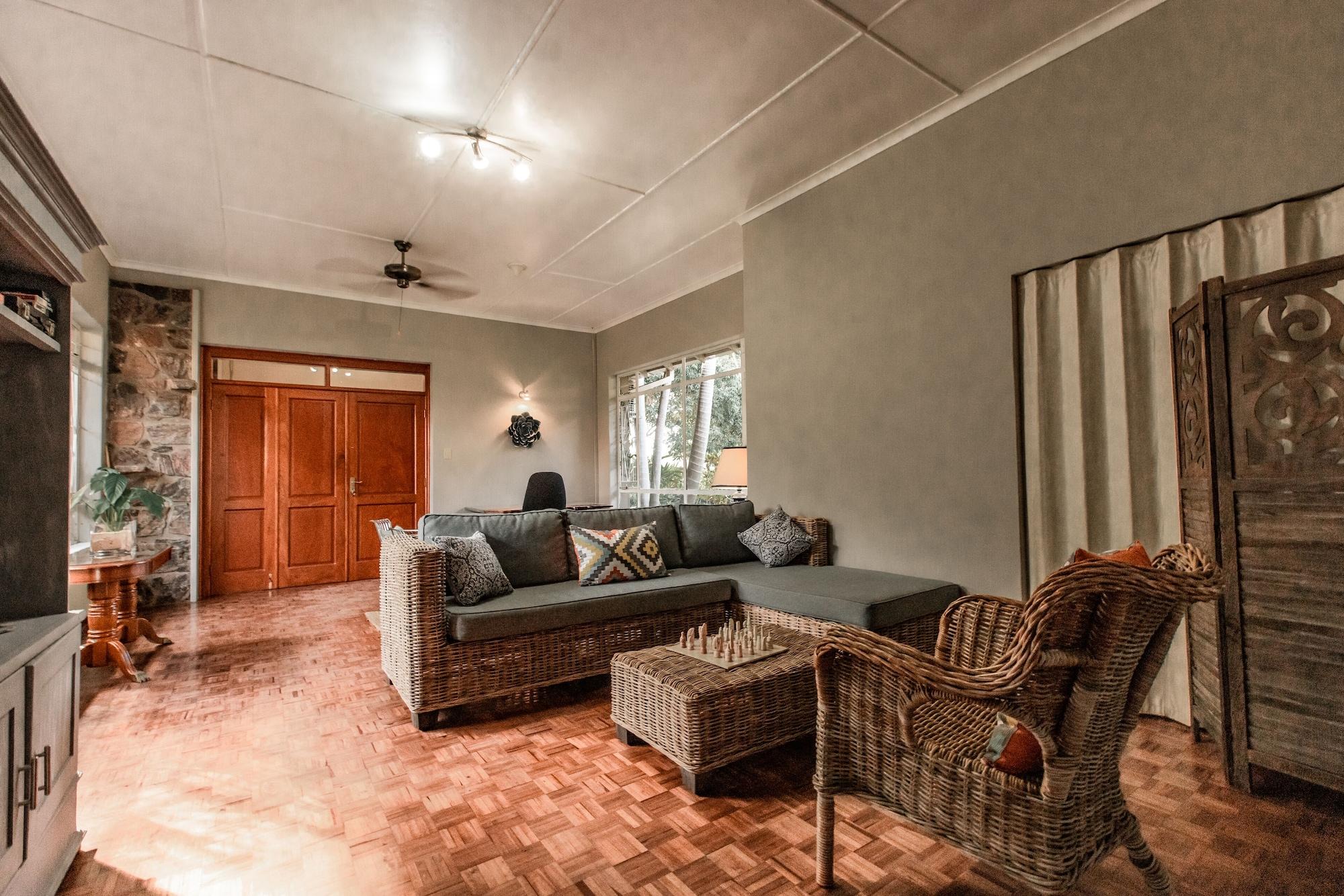 Vista Lobby Selati 103 Guest Cottages