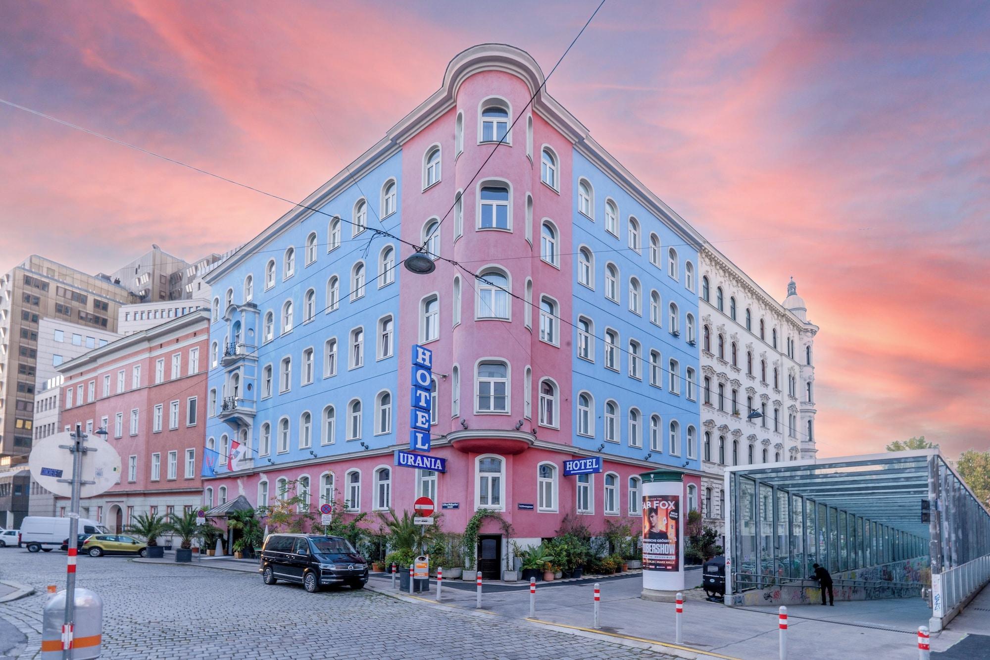 Vista Exterior Hotel Urania