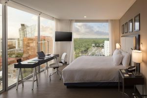 Alojamiento - Hampton by Hilton Santa Cruz/Equipetrol, Bolivia