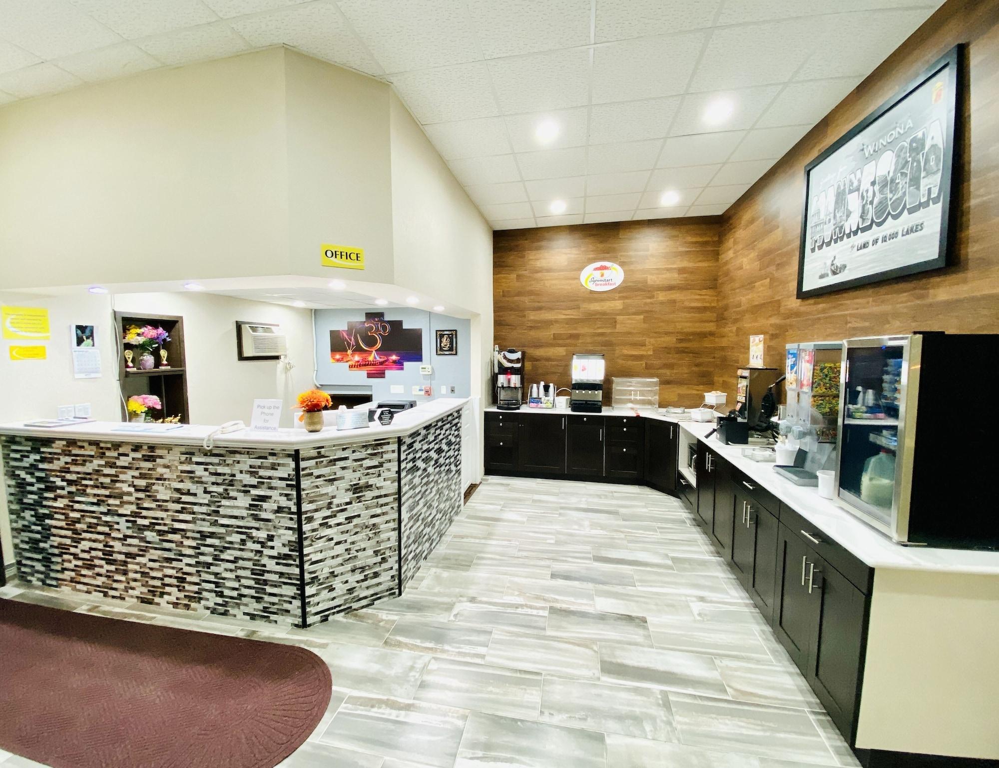Vista Lobby Super 8 by Wyndham Winona MN