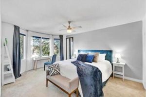 Alquiler Vacacional - Luxury Remodel w HOT TUB, 6 Bdrm w 3 King beds.