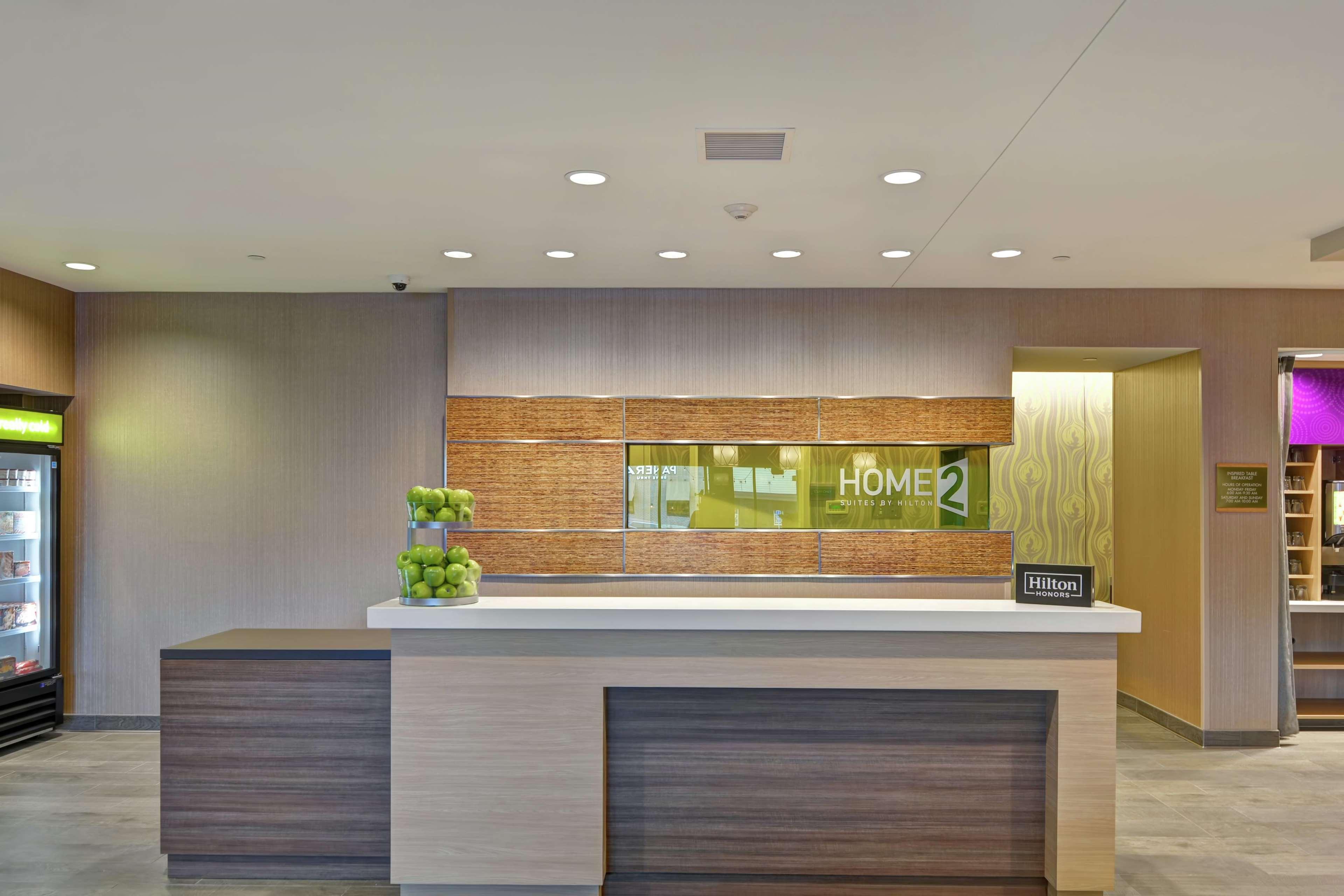 Vista Lobby Home2 Suites by Hilton Rochester Mayo Clinic Area