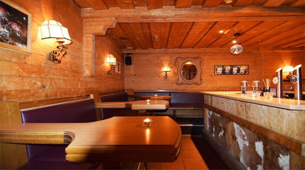 Bar/Salón Basur - das Schihotel am Arlberg
