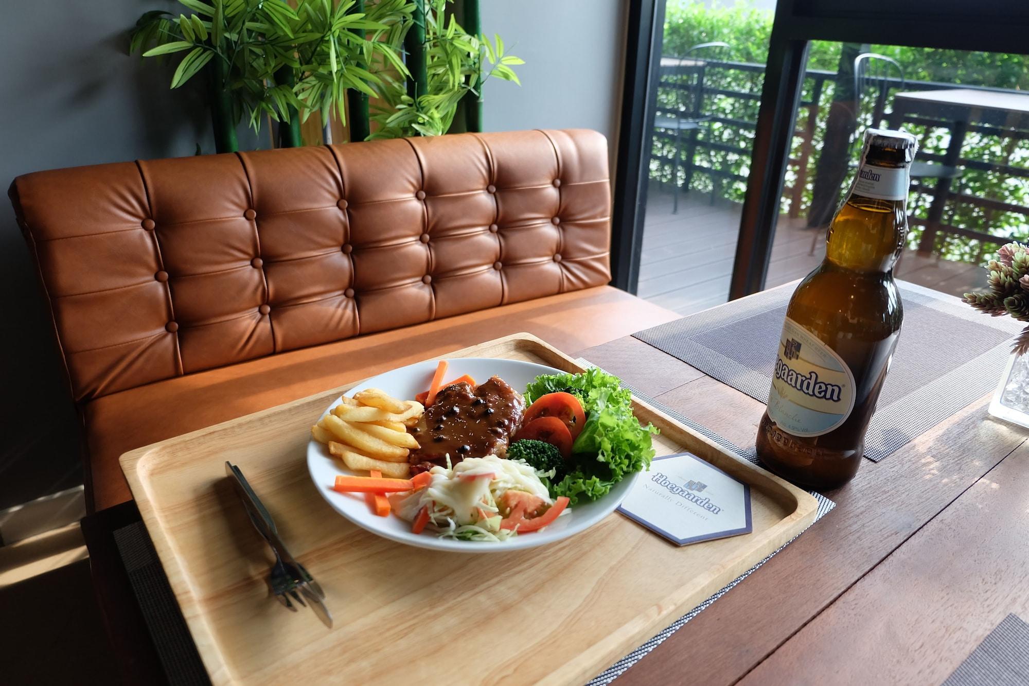Restaurant Interpark Hotel & Residence Eastern Seaboard Rayong