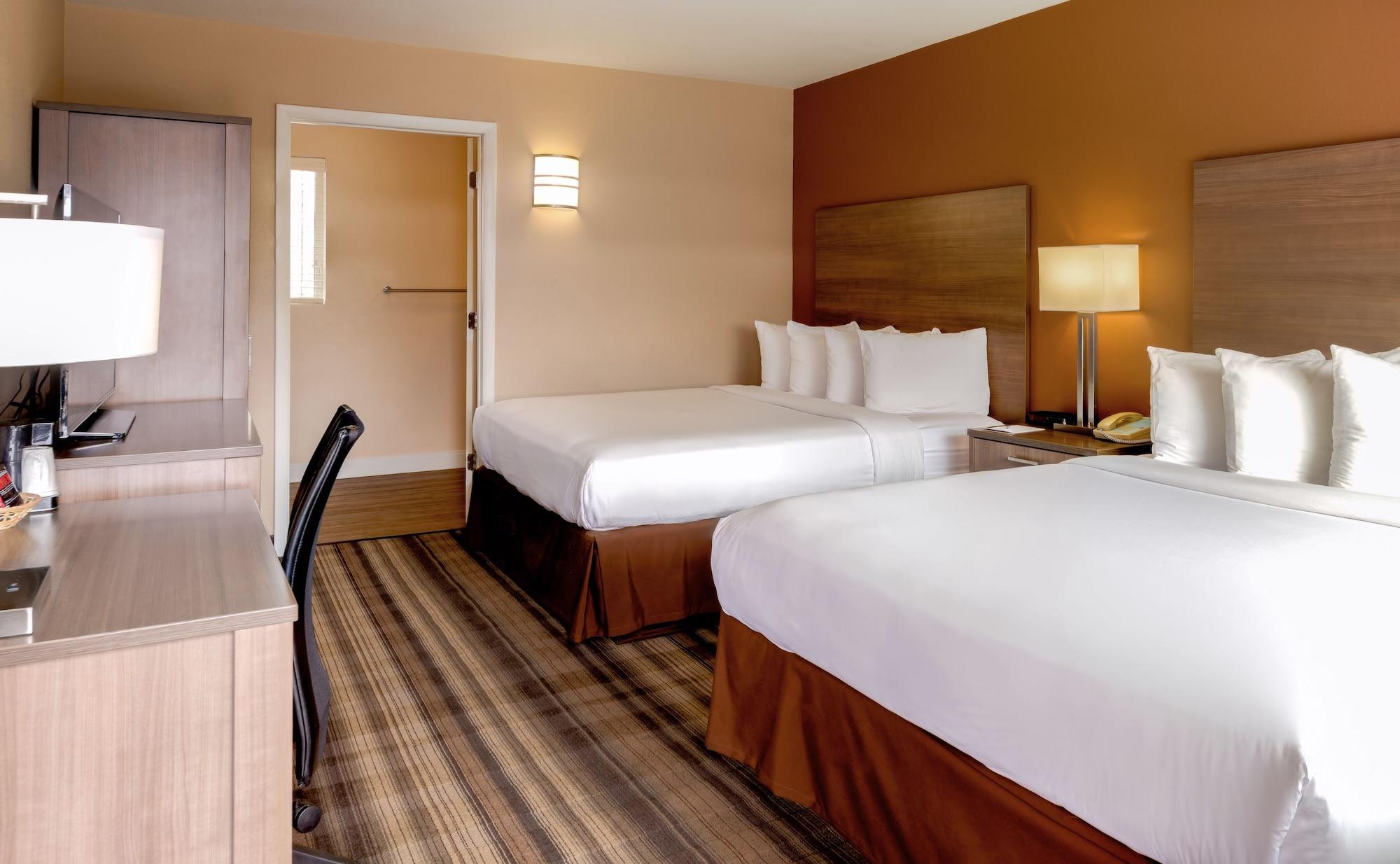 Varios Boulder University Inn