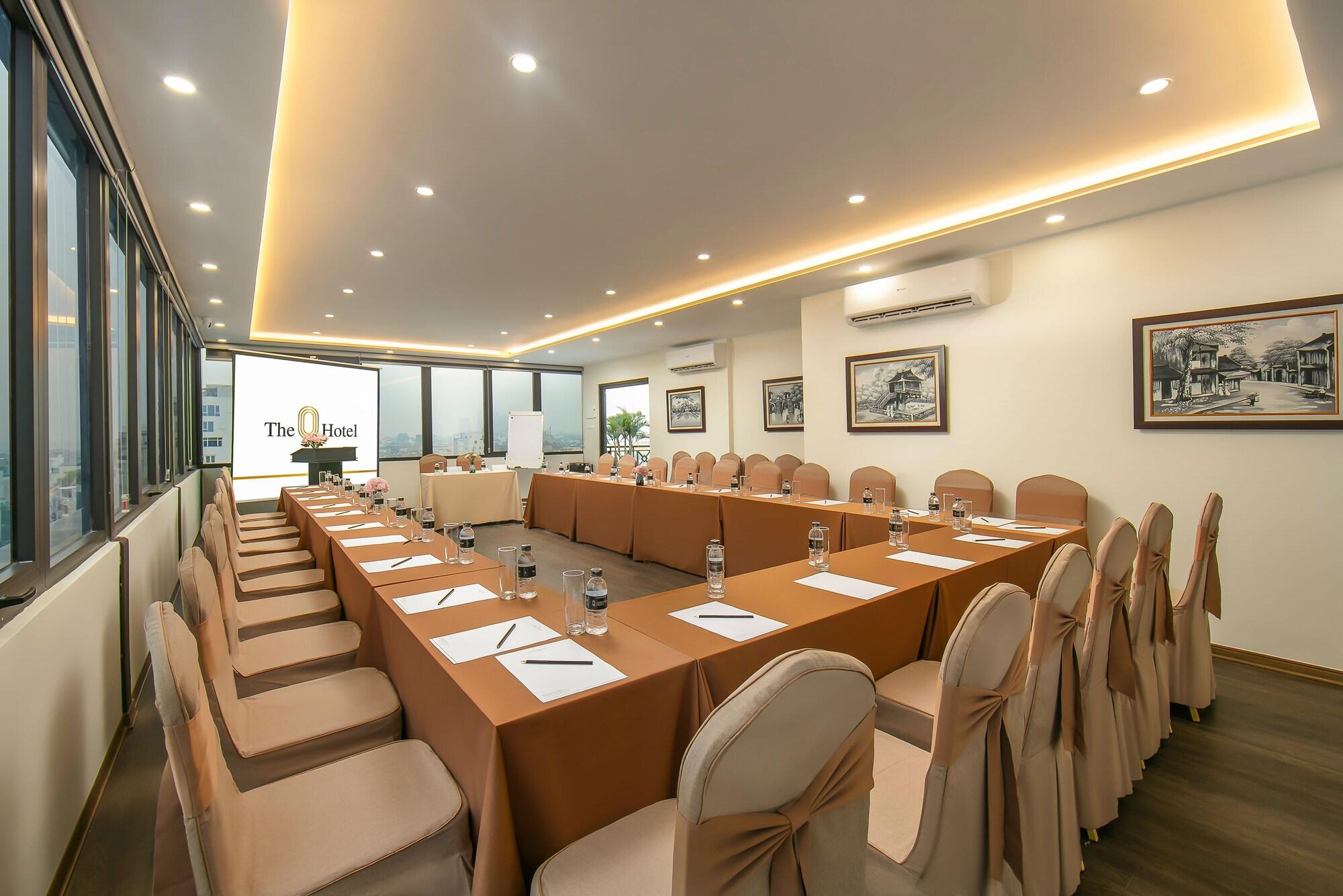 Sala de Reuniones The Q Hotel Hanoi