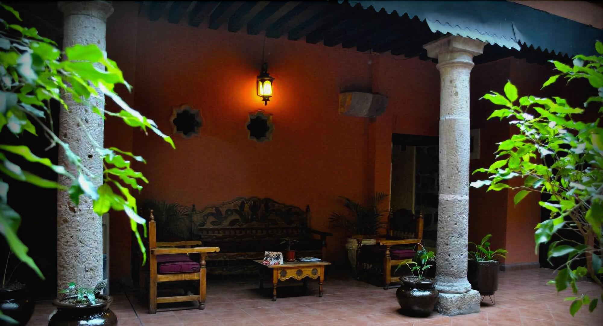 Varios Hotel Colonial