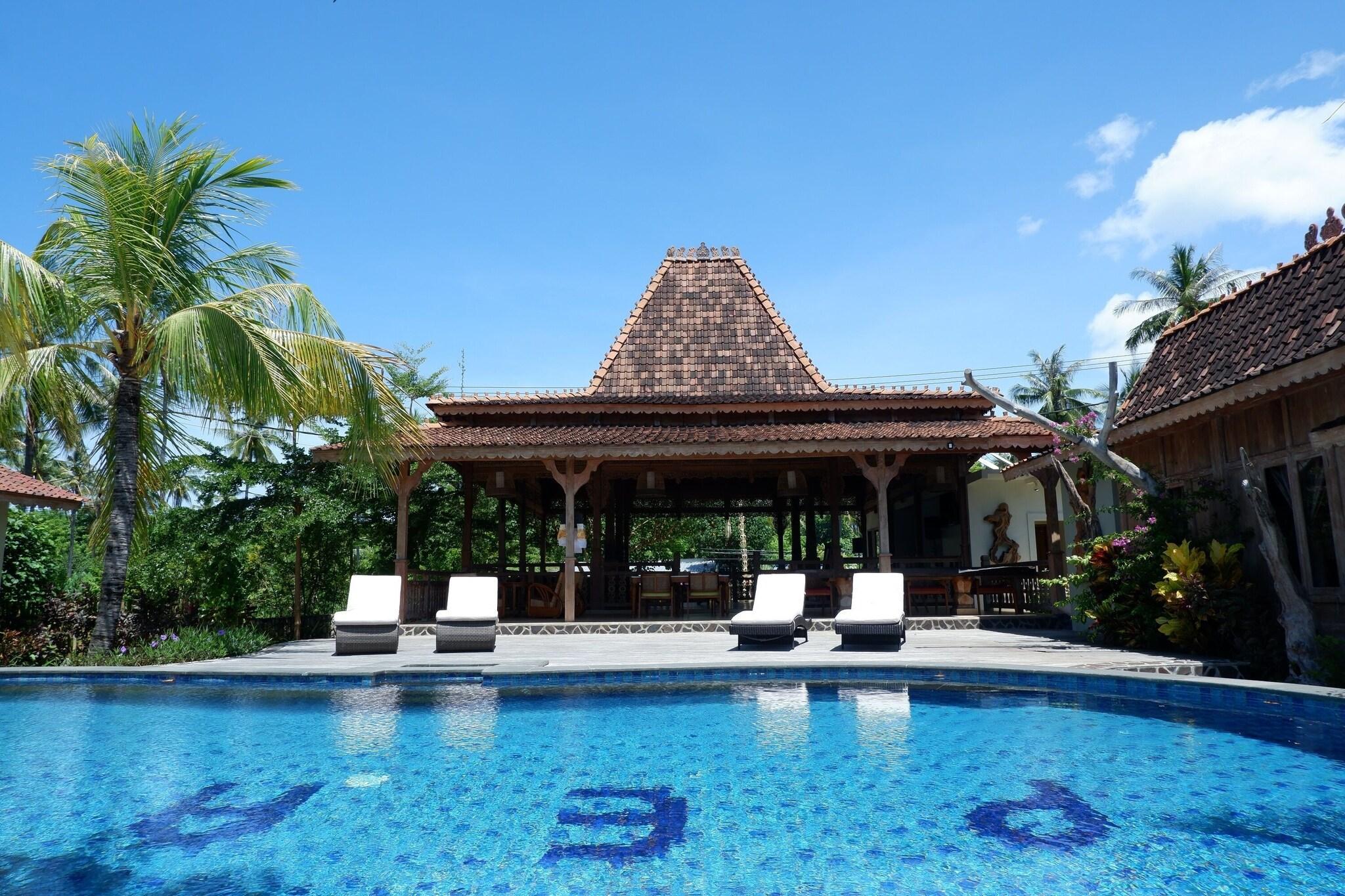 Restaurant Blue Harbor Beachfront Villas & Resto