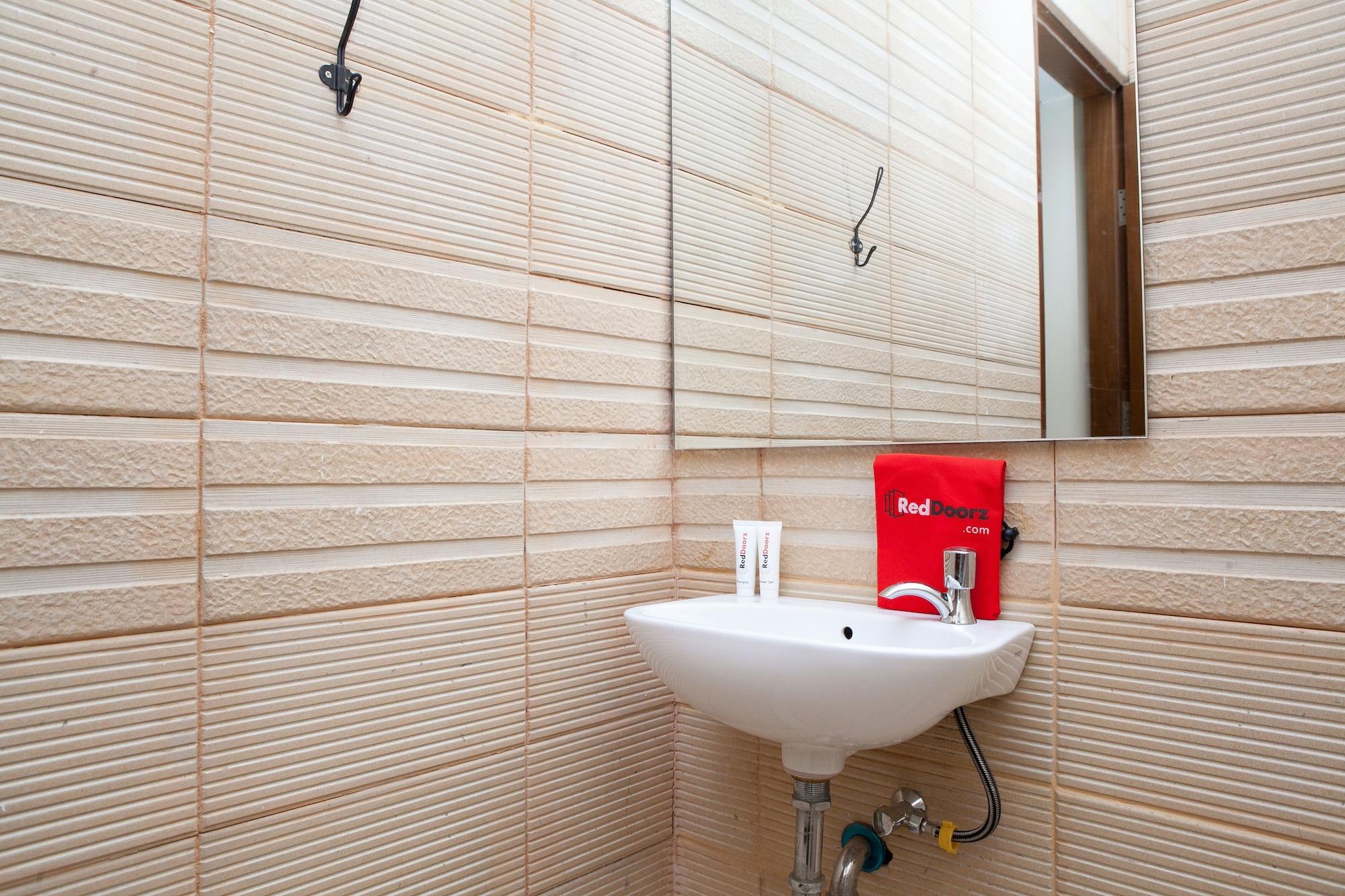 Equipamiento de Habitación RedDoorz Plus near Pasundan University