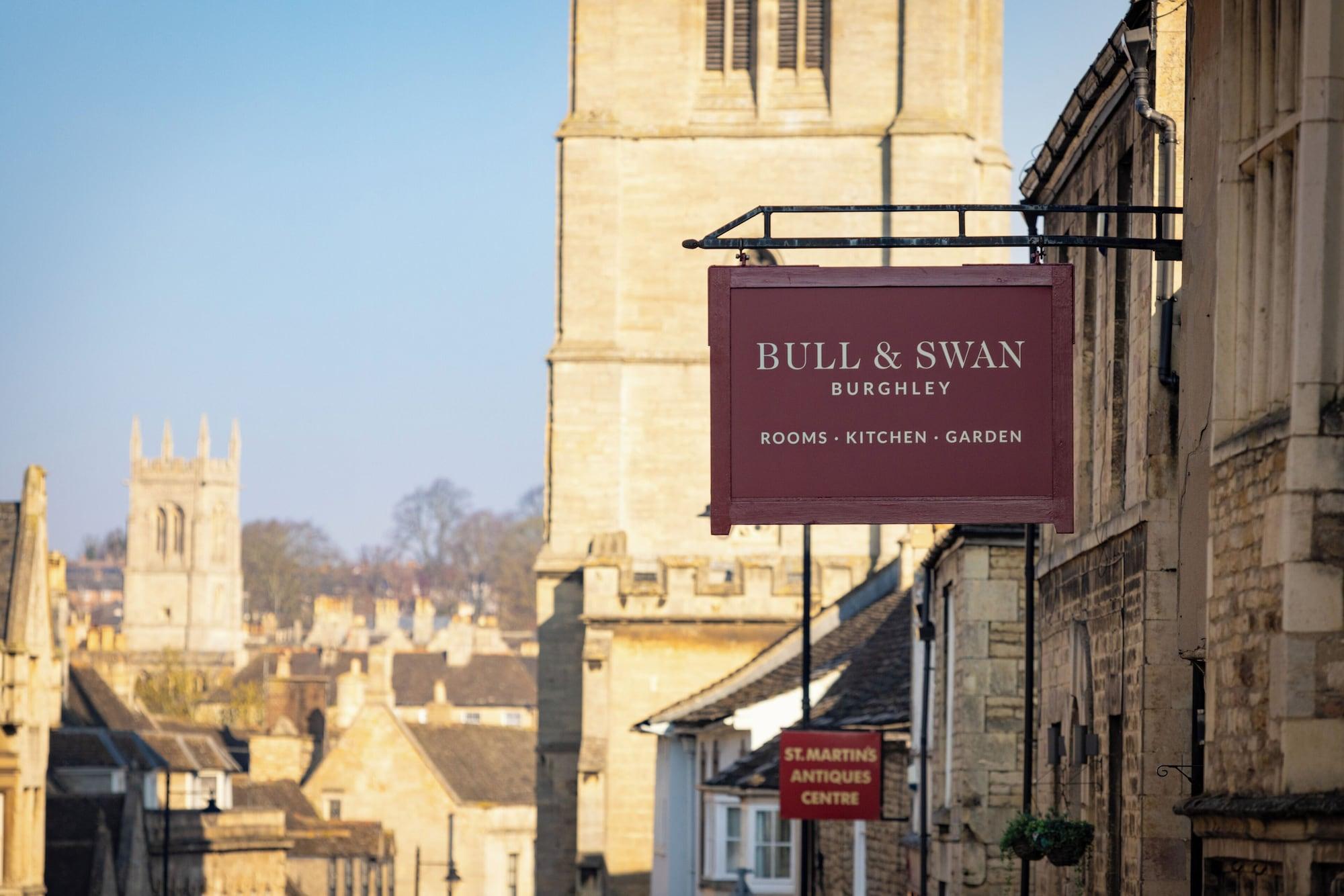 Vista Exterior The Bull And Swan