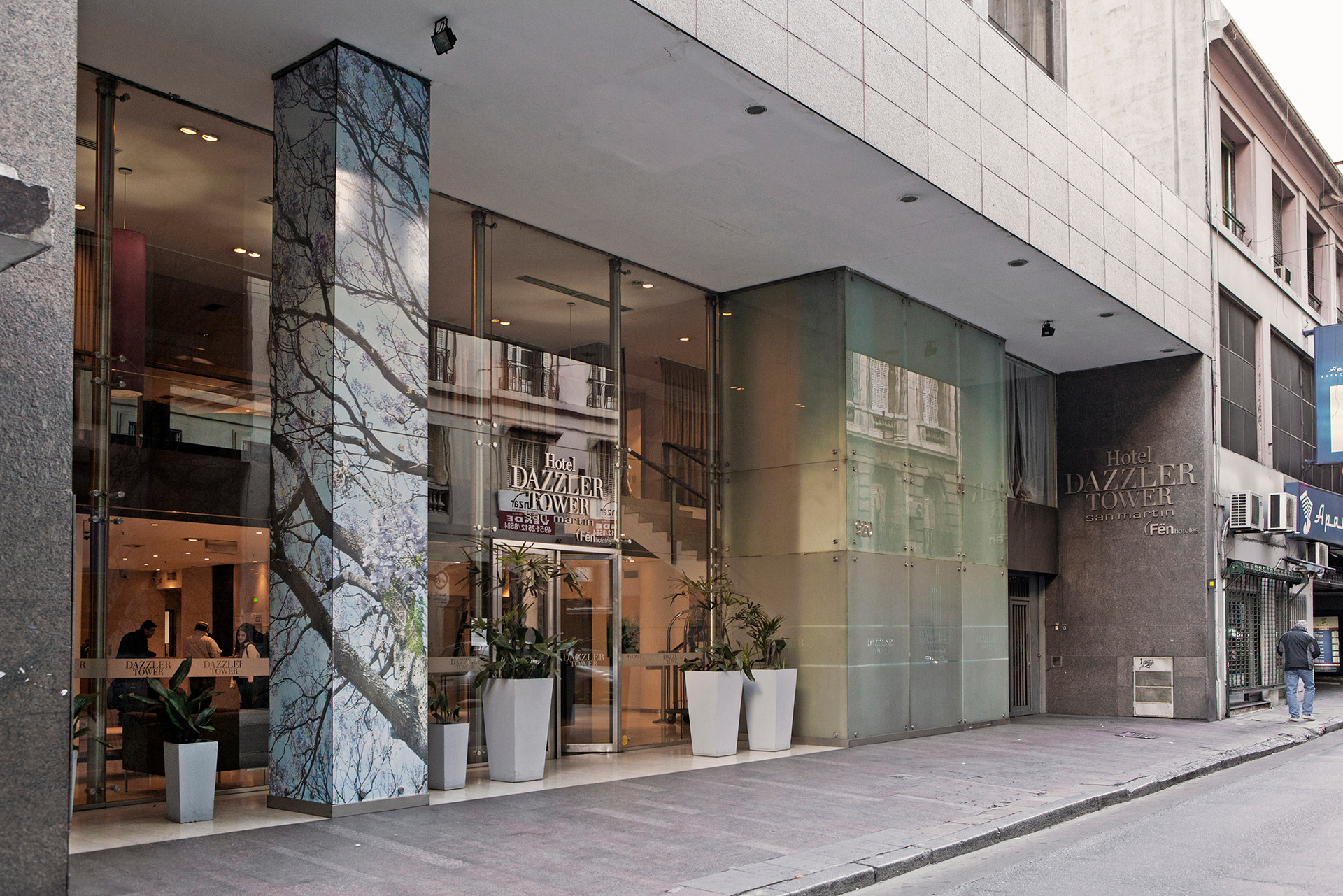Vista Exterior Dazzler by Wyndham San Martín