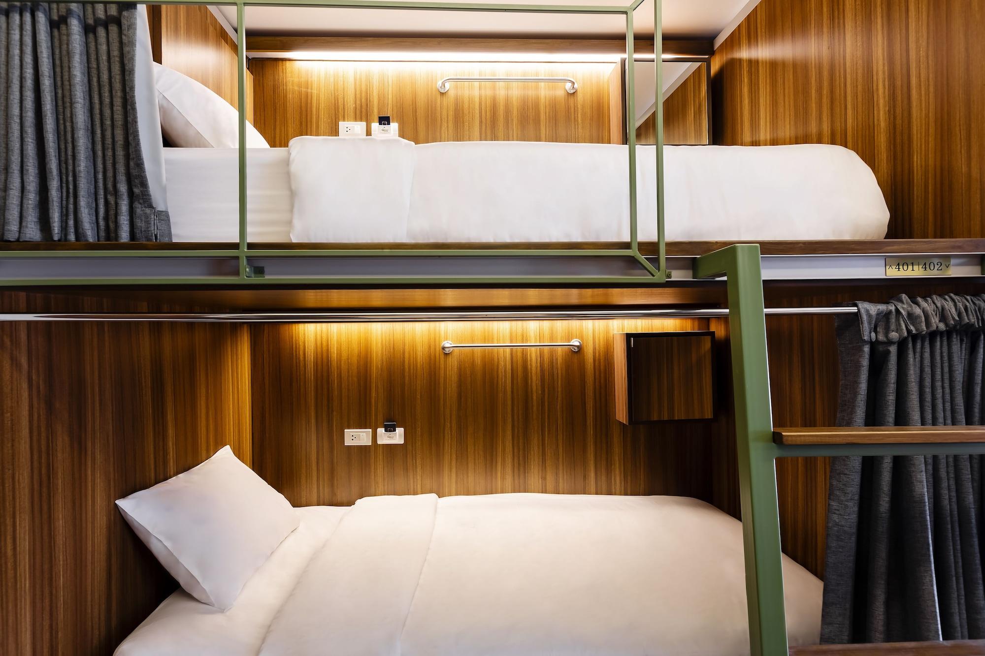 Varios KhunLuang Hostel - Adults Only