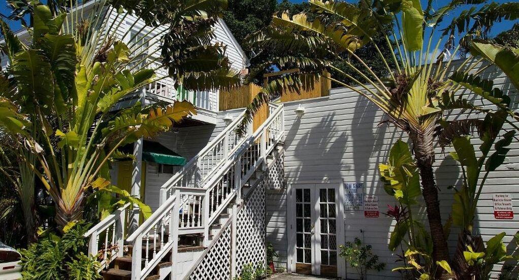 Vista Exterior Colors on White